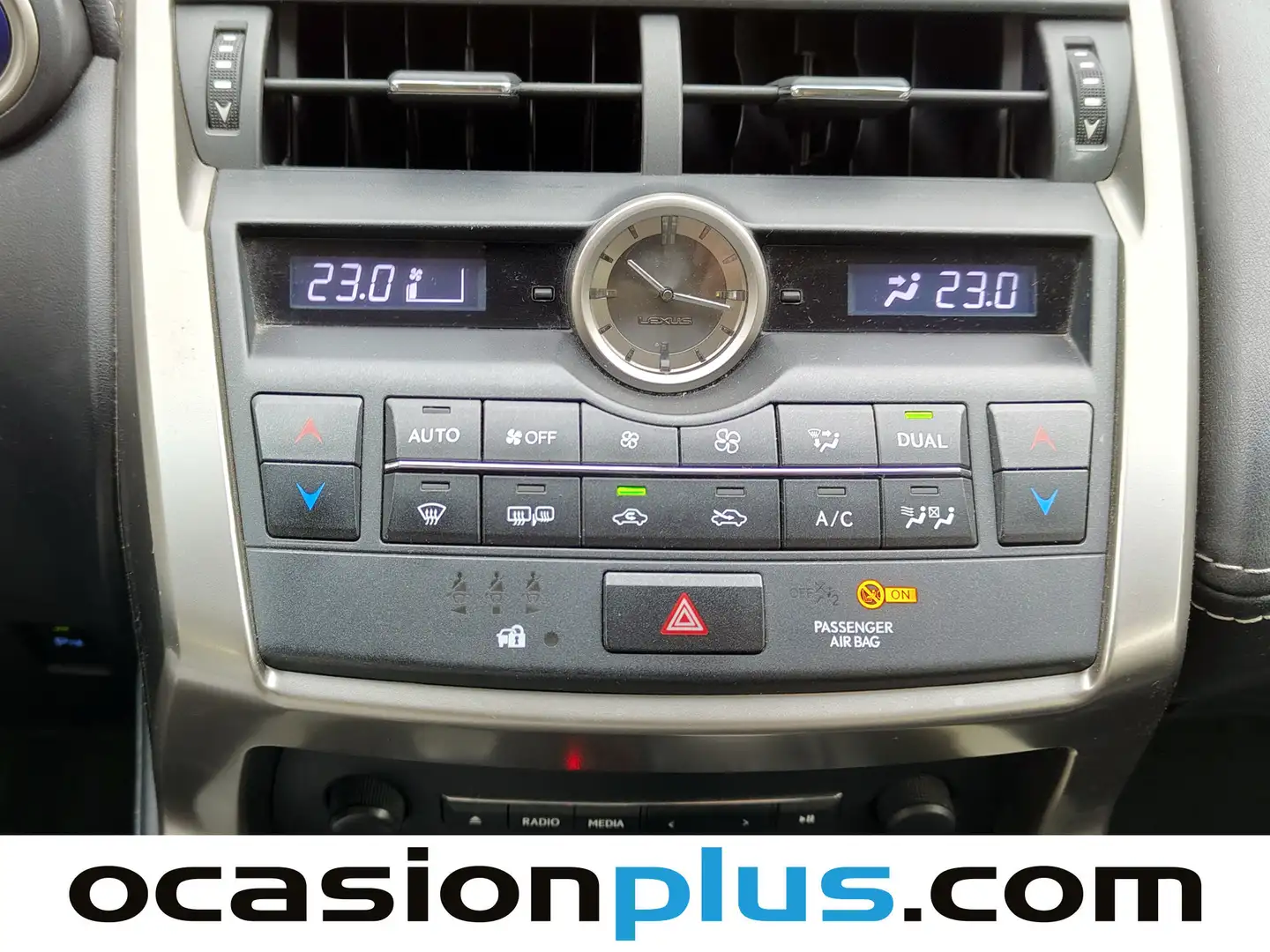 Foto Lexus NX Lexus NX 300h Corporate 2WD + Navibox (197 CV)