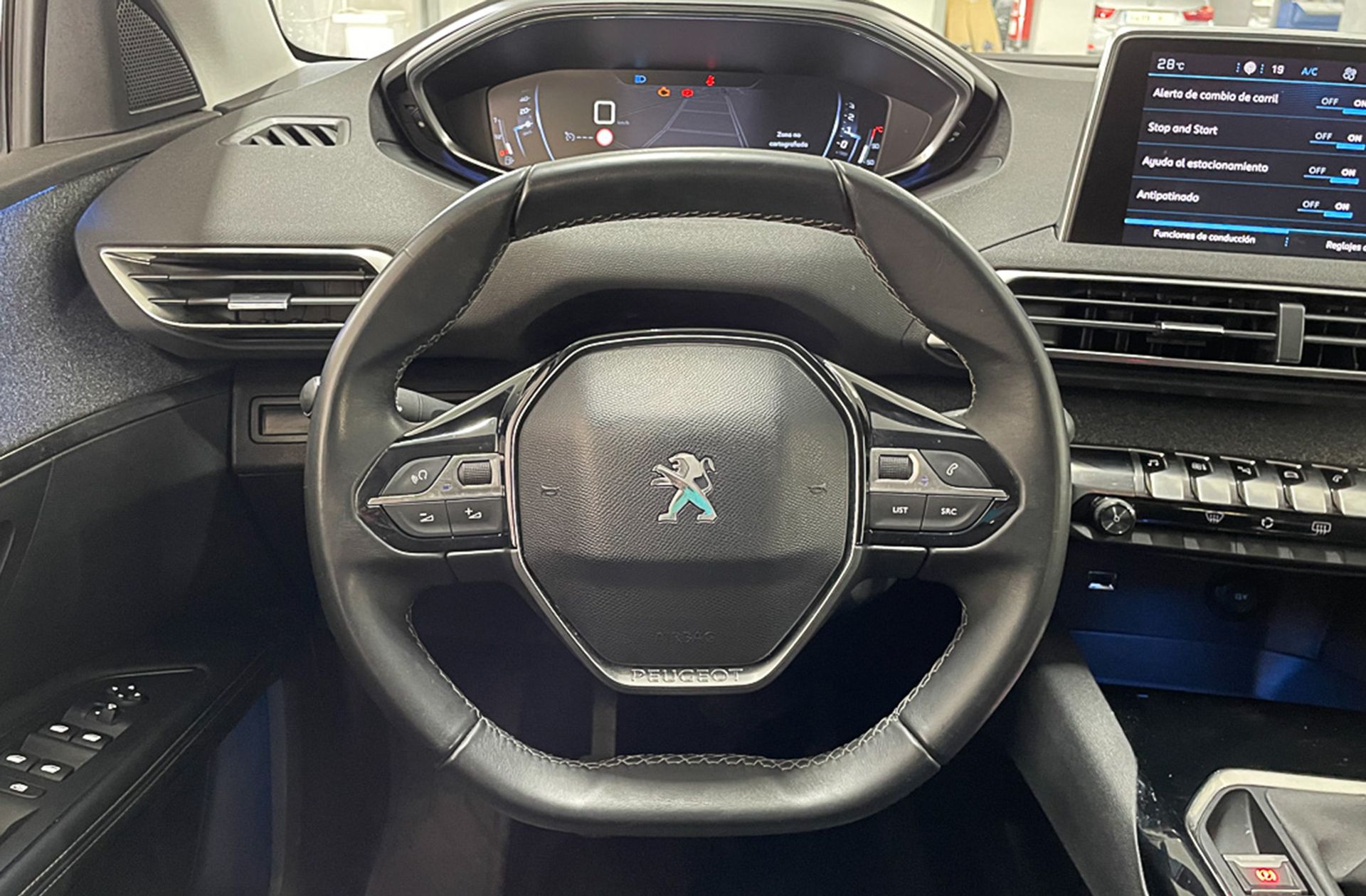 Peugeot 5008 PureTech 130 Allure 7 plazas - foto 24