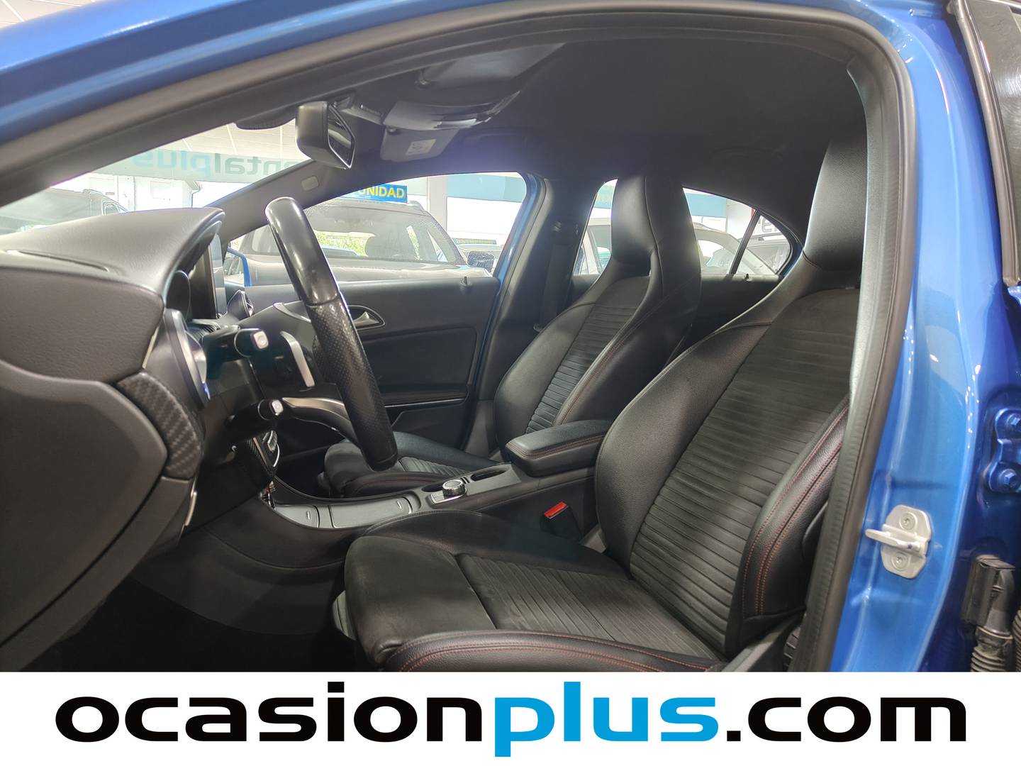 Foto asientos delanteros Mercedes Clase A Mercedes Clase A 180 d AMG Line (109 CV)