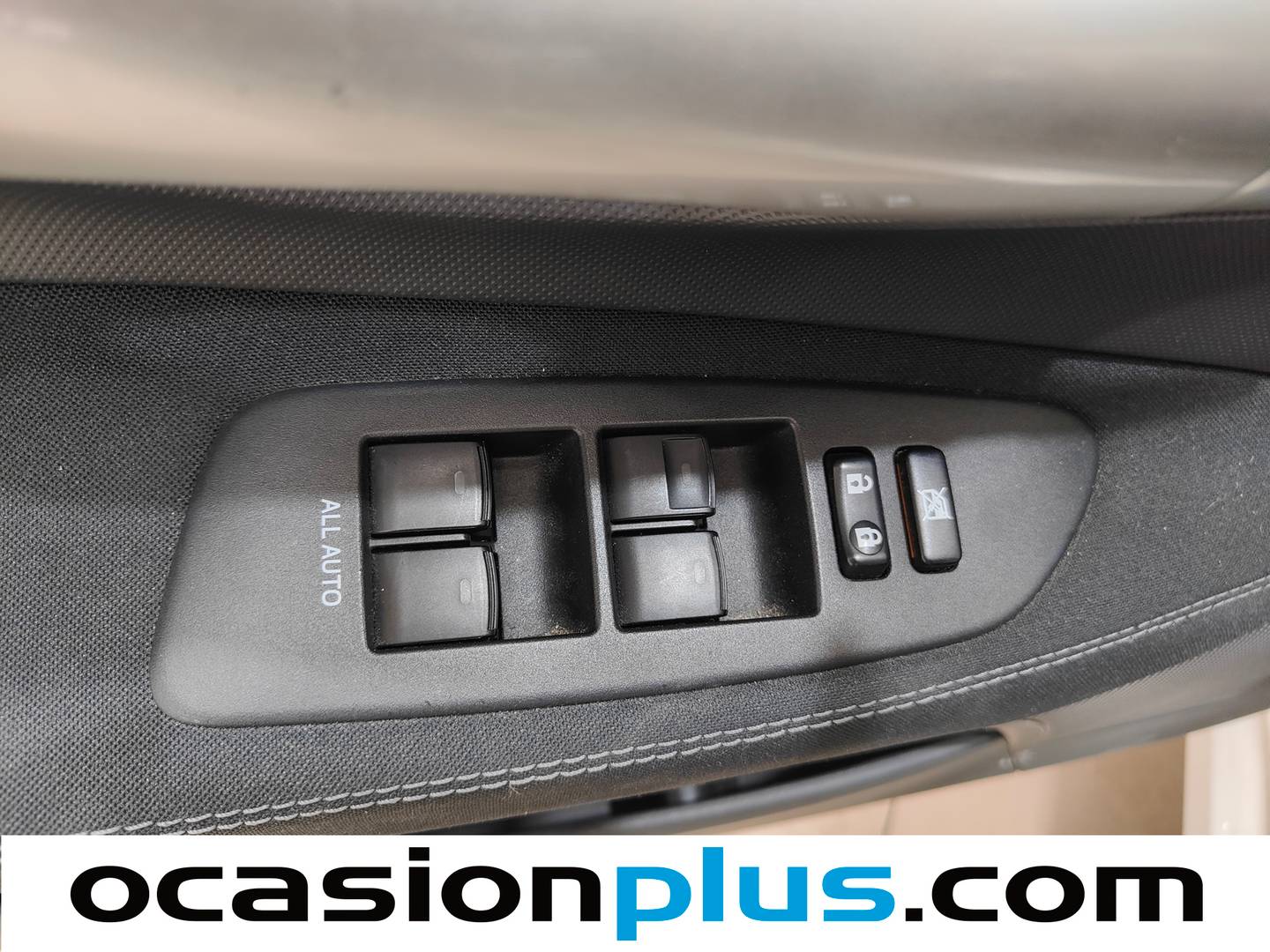 Toyota Auris Toyota Auris 1.6 VVT-I Active (132 CV) gasolina
