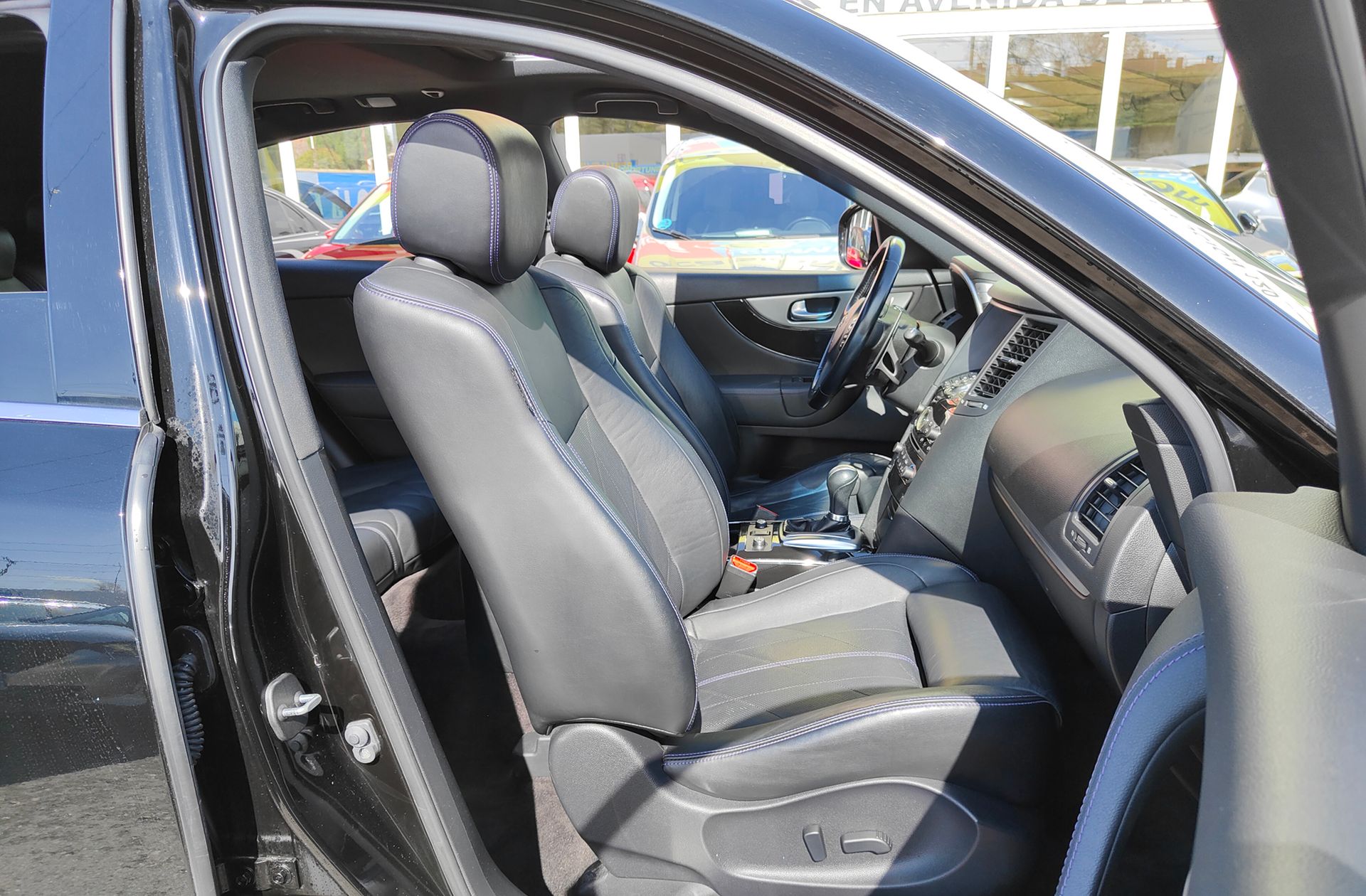 Infiniti QX70 3.0 D S Premium - foto 21