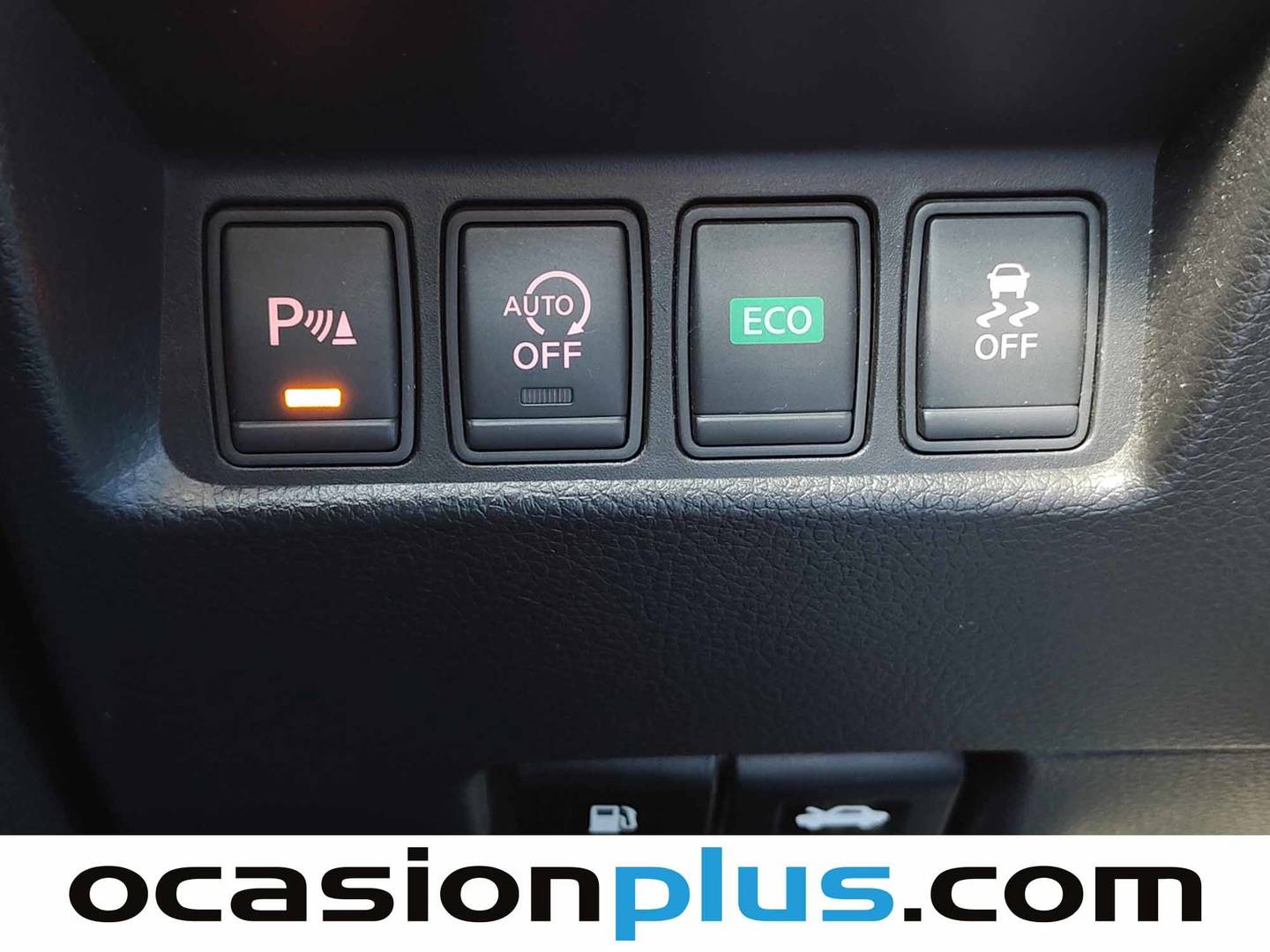 Extras y acabados del Nissan QASHQAI Nissan Qashqai DIG-T 115 Acenta 4x2 XTronic (115 CV)