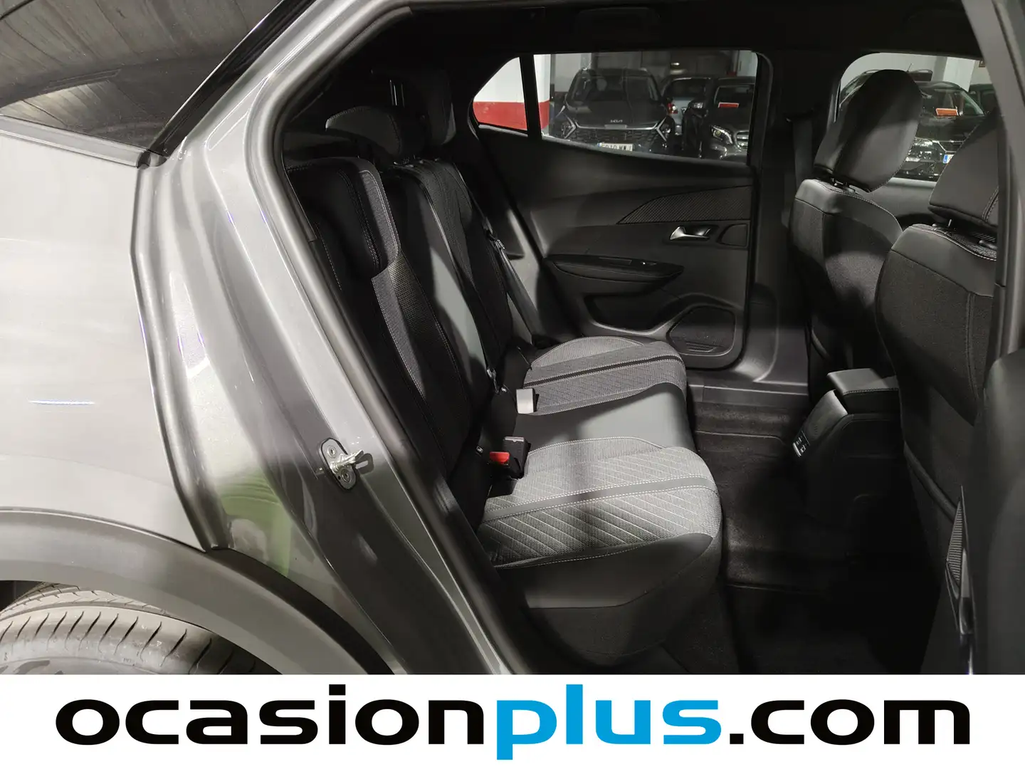 Foto Peugeot 2008 Peugeot 2008 Allure Hybrid eDCS6 (136 CV)