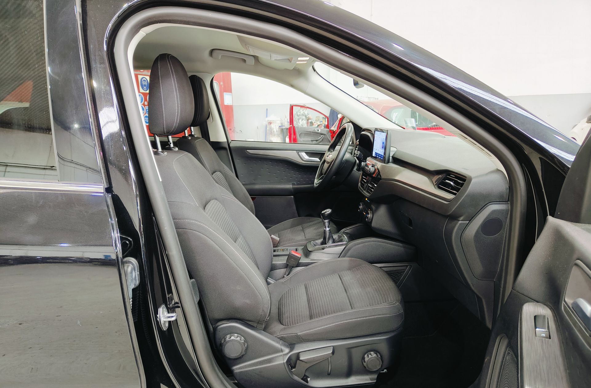 Ford Kuga 2.0 EcoBlue MHEV Titanium - foto 20