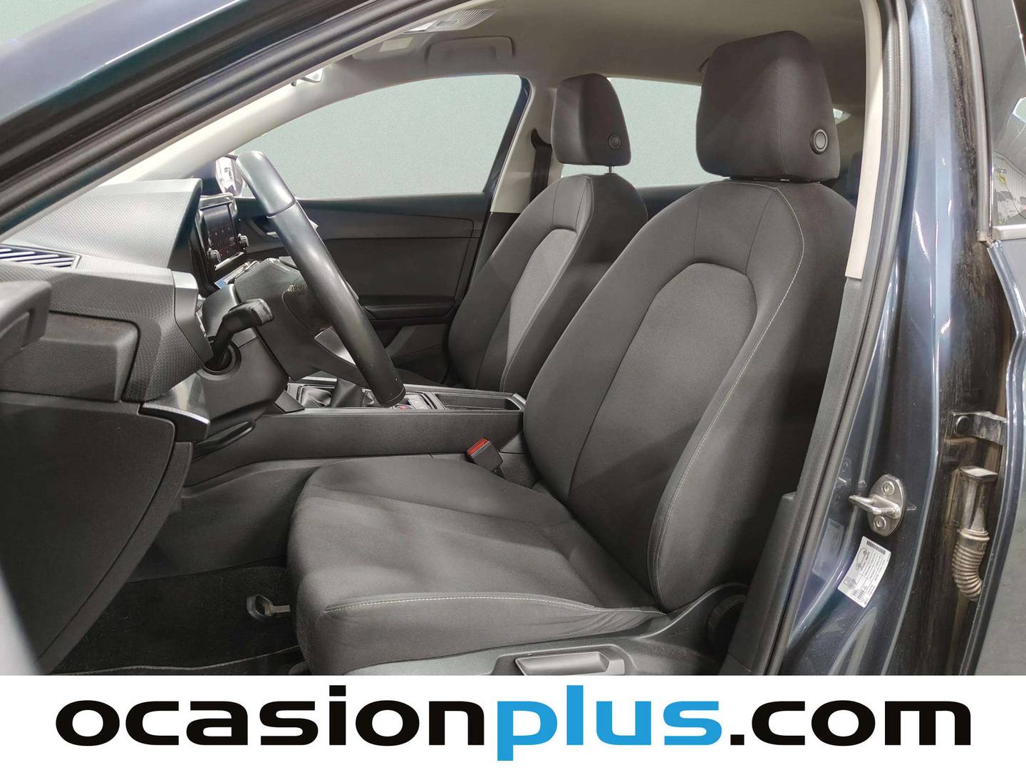 Foto asientos delanteros Seat León Seat León 1.0 TSI S&S Reference Go (110 CV)