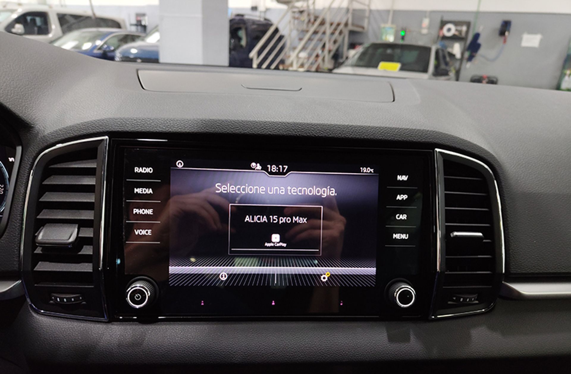 Škoda Karoq 1.0 TSI Ambition - foto 7