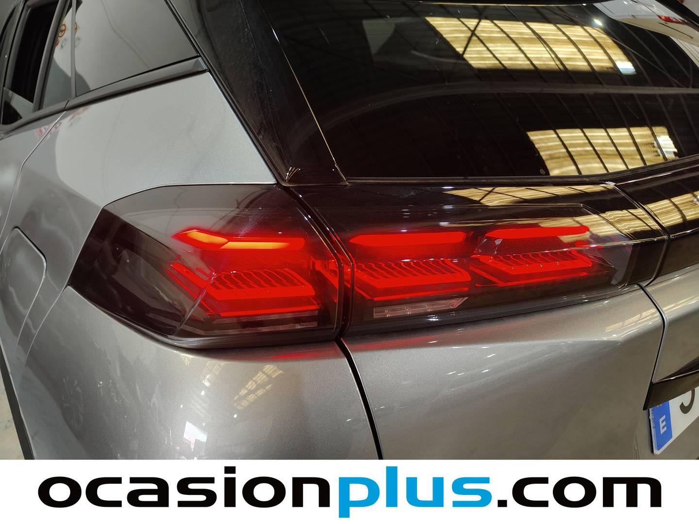 Foto Peugeot 2008 Peugeot 2008 Allure Hybrid eDCS6 (136 CV)