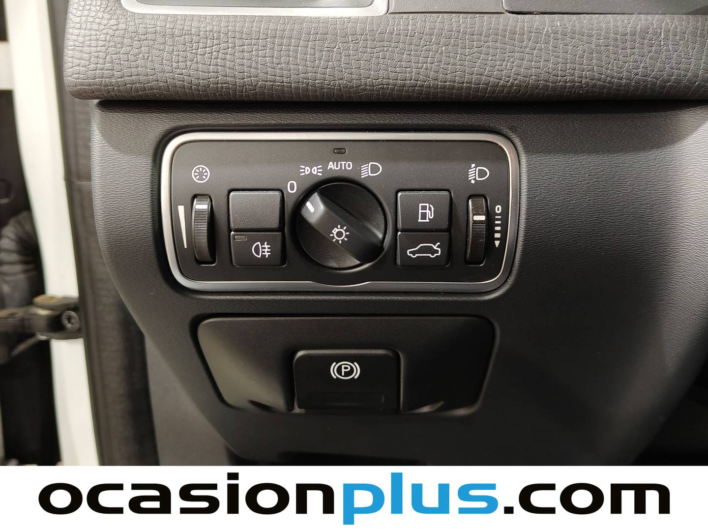 Equipamiento del Volvo XC60 Volvo XC60 D4 Momentum (190 CV)