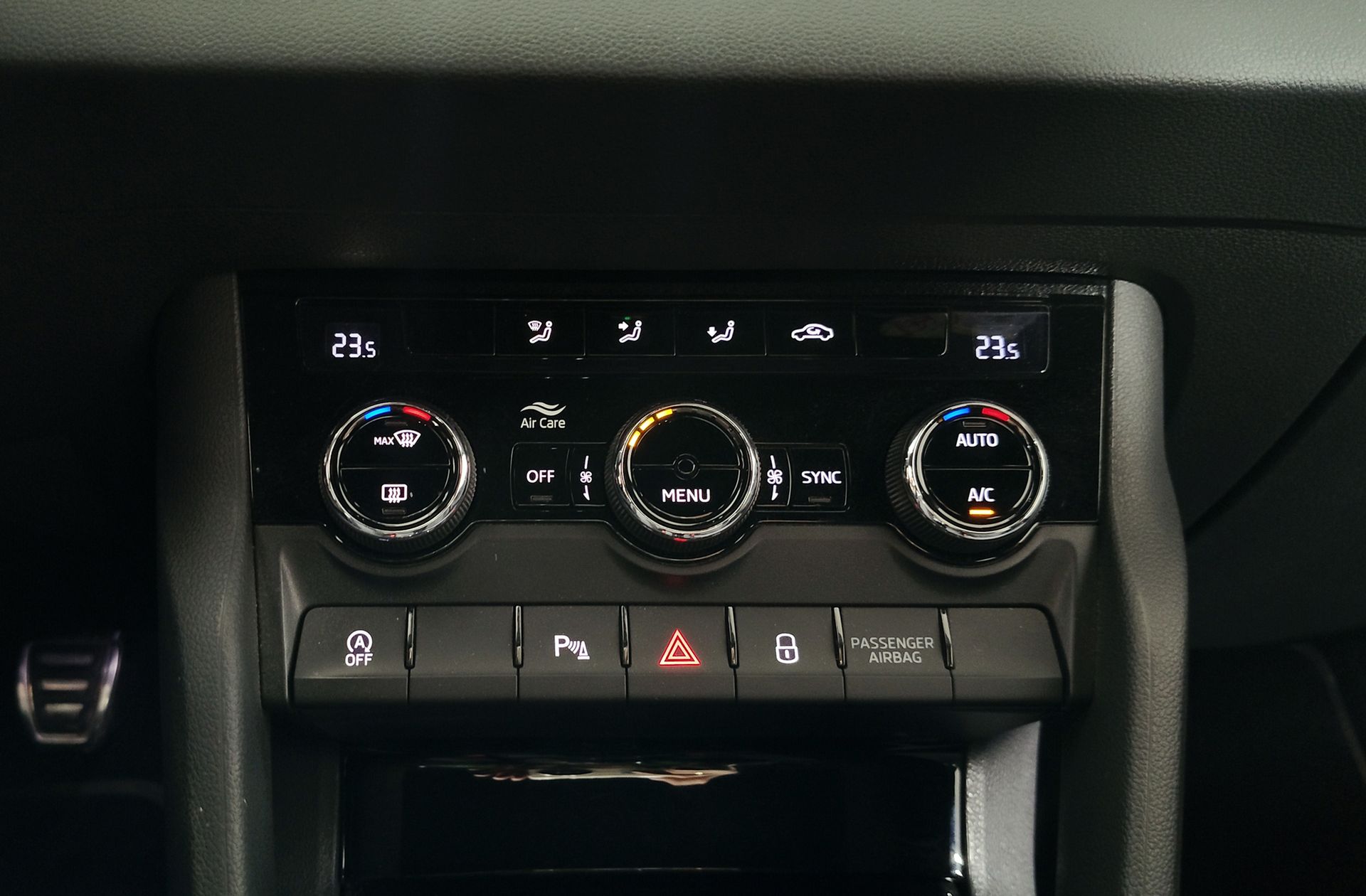 Škoda Karoq 2.0 TDI Sportline - foto 31