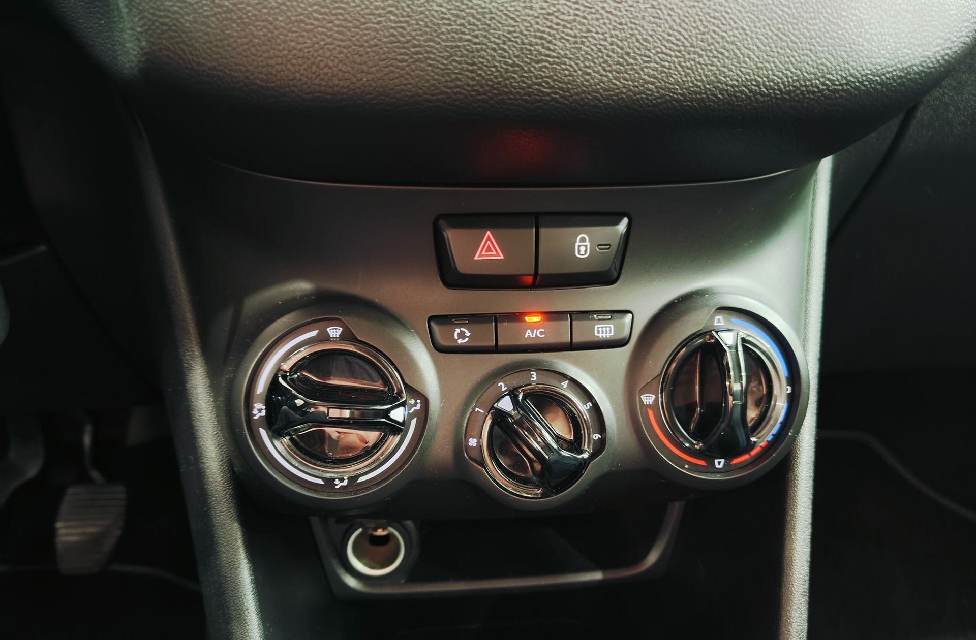 Peugeot 208 1.0L PureTech Access - foto 22