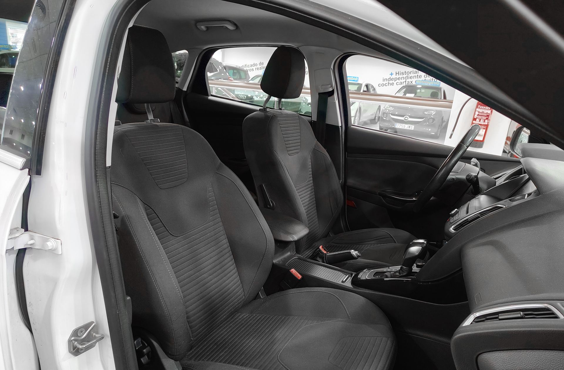 Ford Focus 2.0 TDCi Titanium PowerShift - foto 16