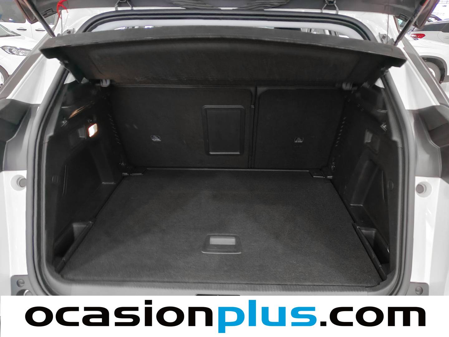 Foto Peugeot 3008 Peugeot 3008 PureTech 130 Allure EAT8  (130 CV)