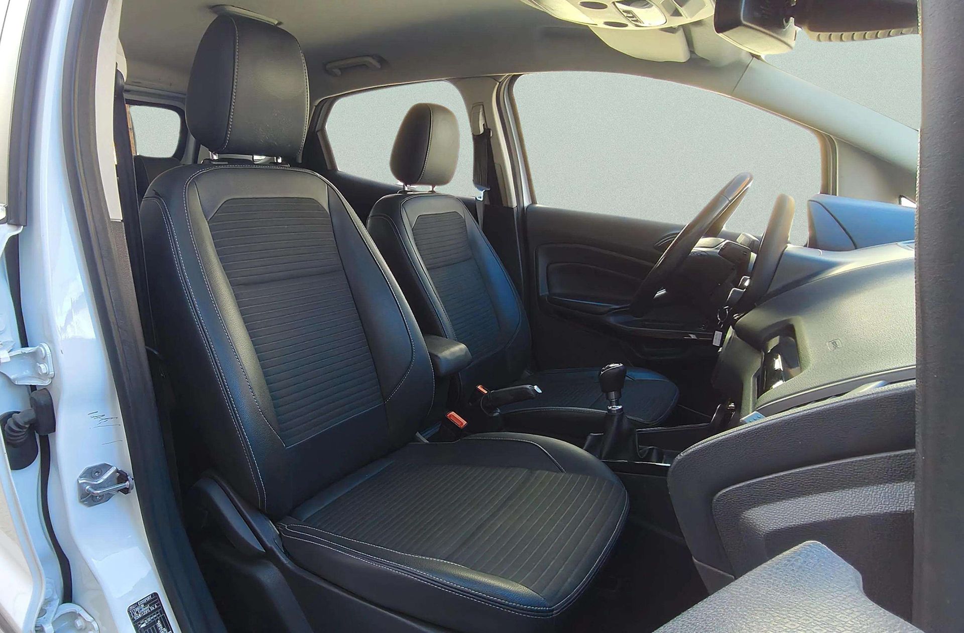 Ford EcoSport 1.0T EcoBoost Titanium - foto 15