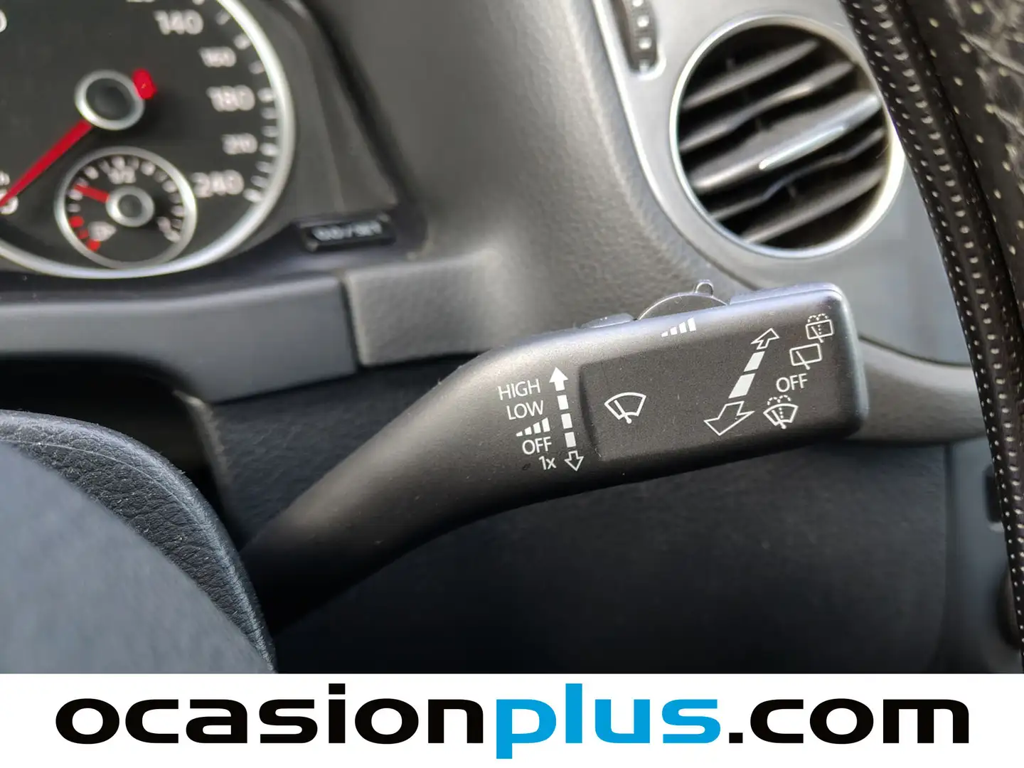 Foto Volkswagen Tiguan Volkswagen Tiguan R-Line 2.0 TDI BMT 4x2 (150 CV)