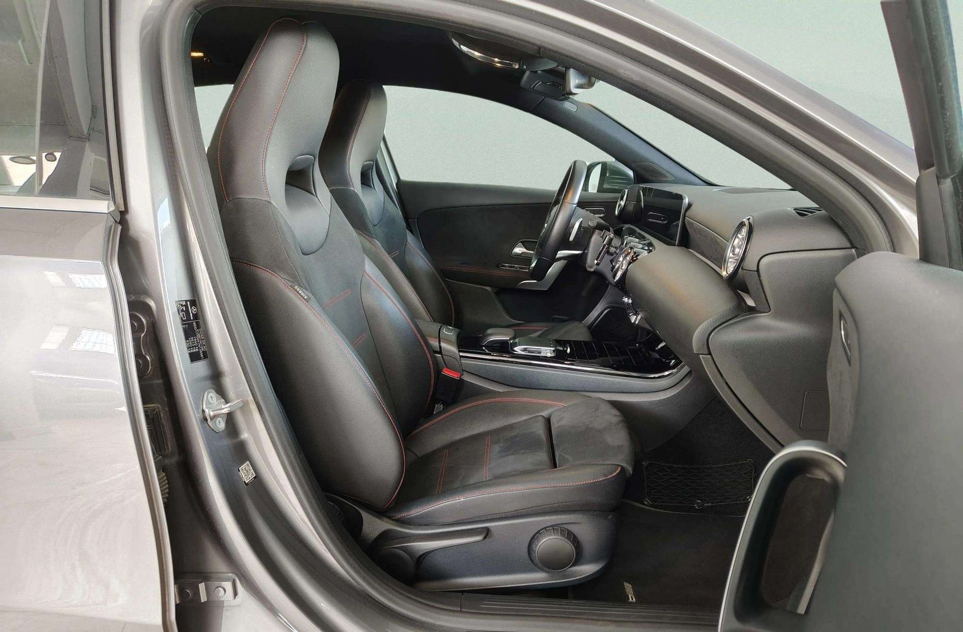 Mercedes-Benz Clase A 220 Pack AMG - foto 26