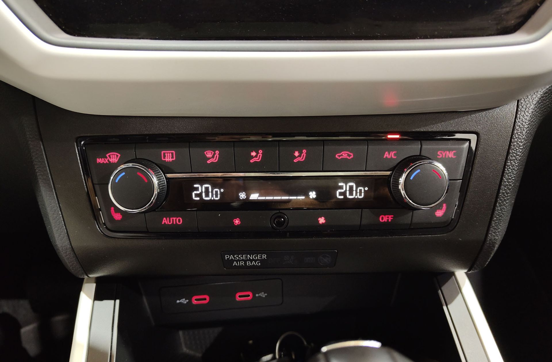 SEAT Arona 1.0 TSI Ecomotive Xcellence DSG - foto 34