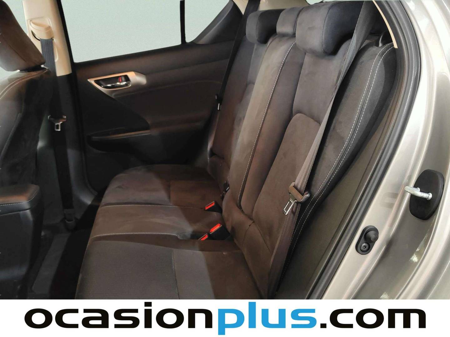 Foto asientos traseros Lexus CT Lexus CT 200h Business (136 CV)