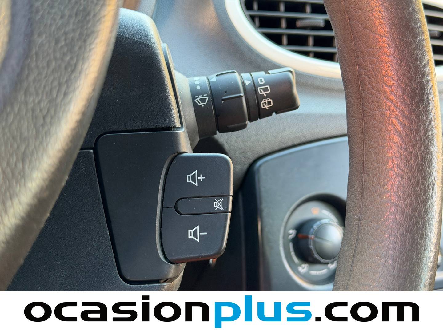 Extras del Renault Clio Renault Clio Yahoo! 1.2 16v (75 CV)