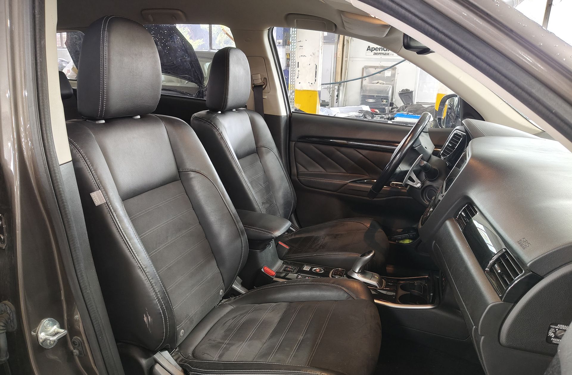 Mitsubishi Outlander 2.0 PHEV Kaiteki 4WD - foto 21