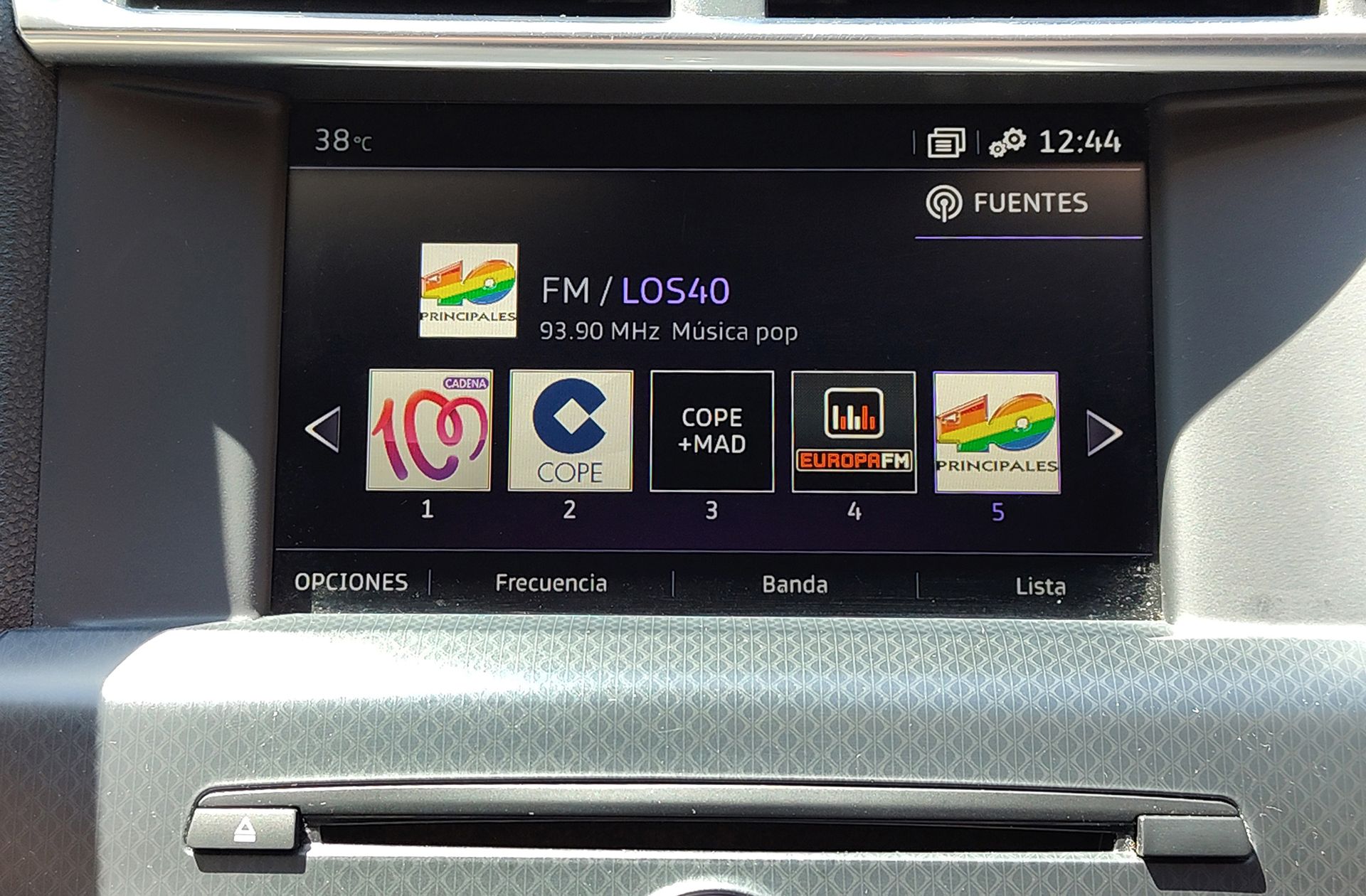 DS 4 Crossback 1.6 BlueHDi EAT6 Style - foto 34