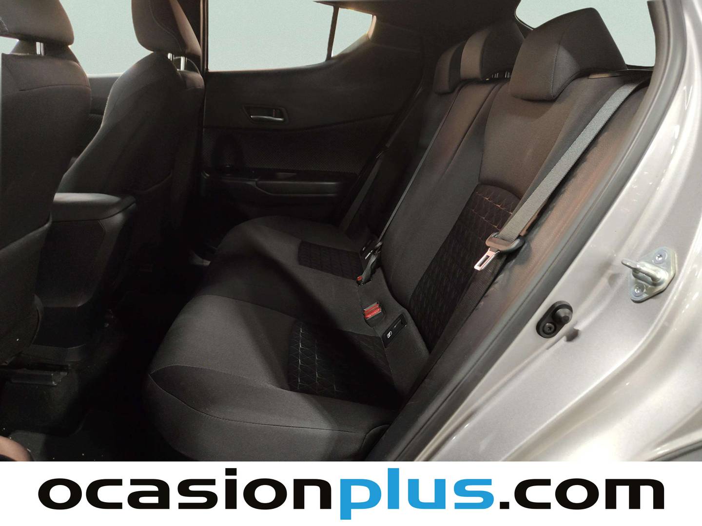 Foto asientos traseros Toyota C-HR Toyota C-HR 180H Advance (184 CV)