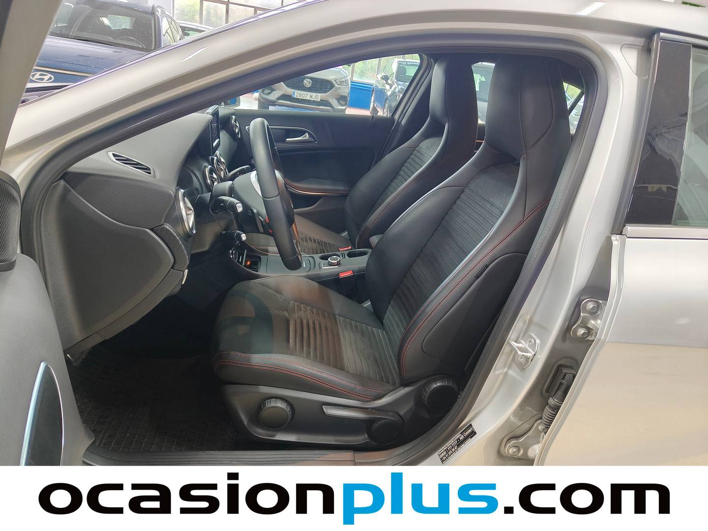 Foto asientos delanteros Mercedes Clase A Mercedes-Benz Clase A 200 CDI BE AMG Sport (136 CV)