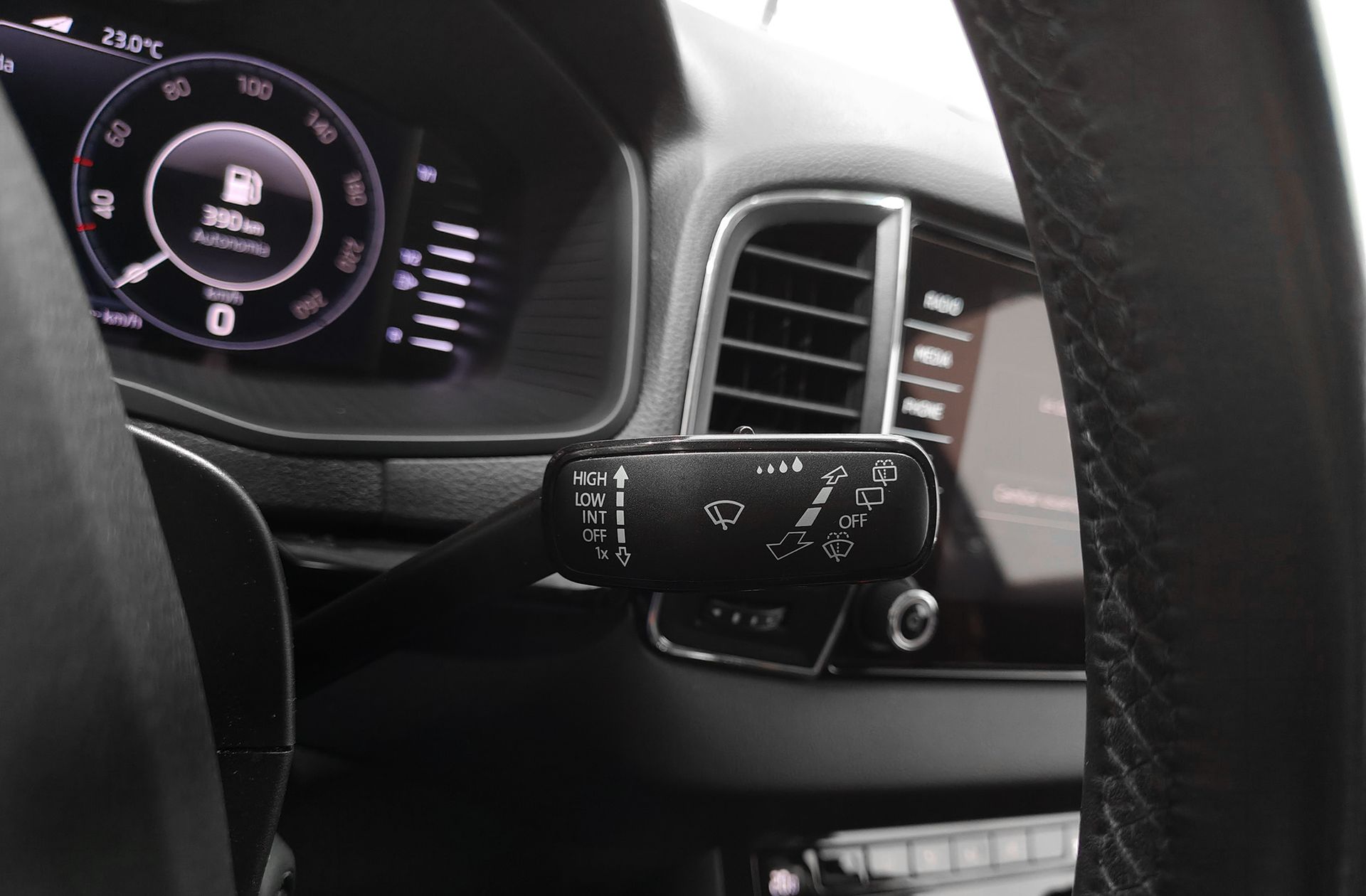 Škoda Karoq 1.5 TSI ACT Style DSG - foto 30
