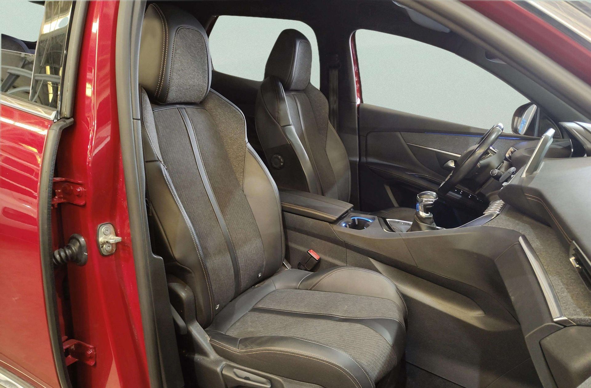 Peugeot 3008 PureTech 130 GT Line - foto 22