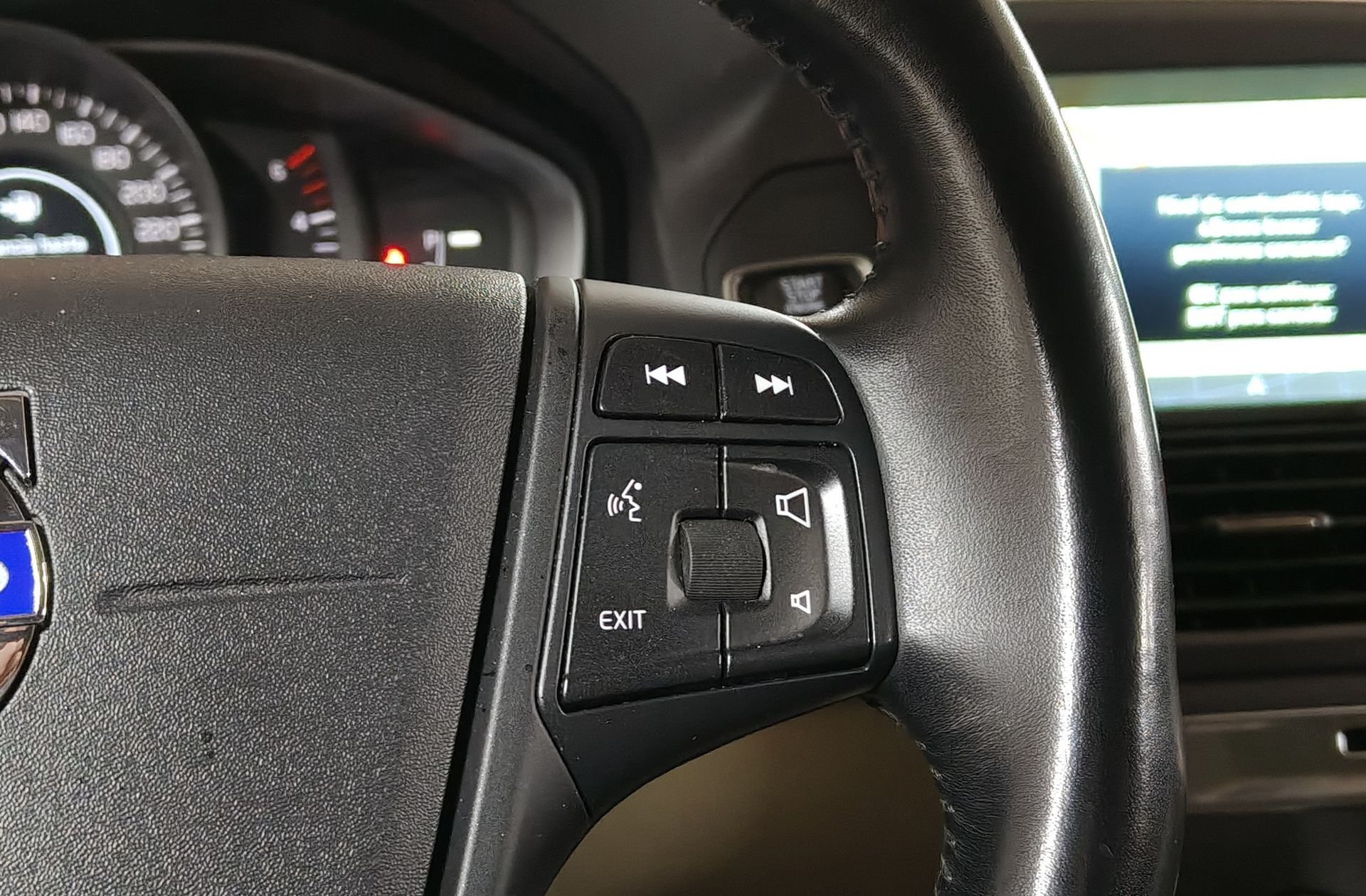 Volvo XC60 D3 Kinetic - foto 29