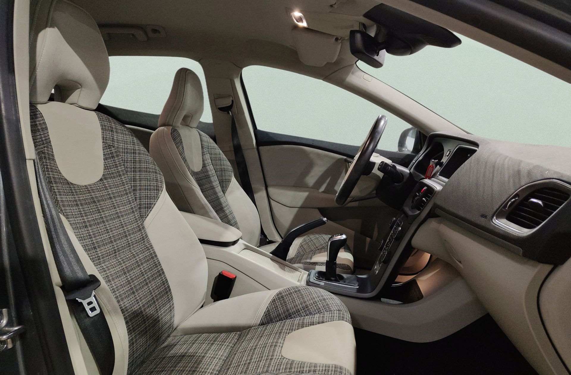 Volvo V40 D2 Momentum - foto 16