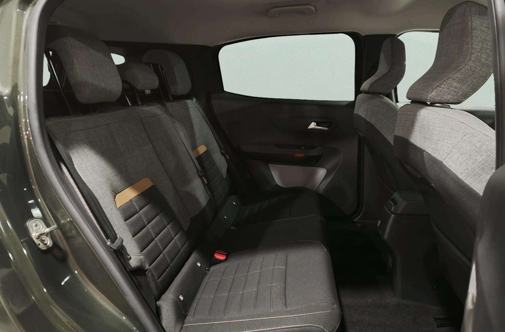 Citroën C3 Aircross Hybrid 145 Plus e-DCS6 - foto 18