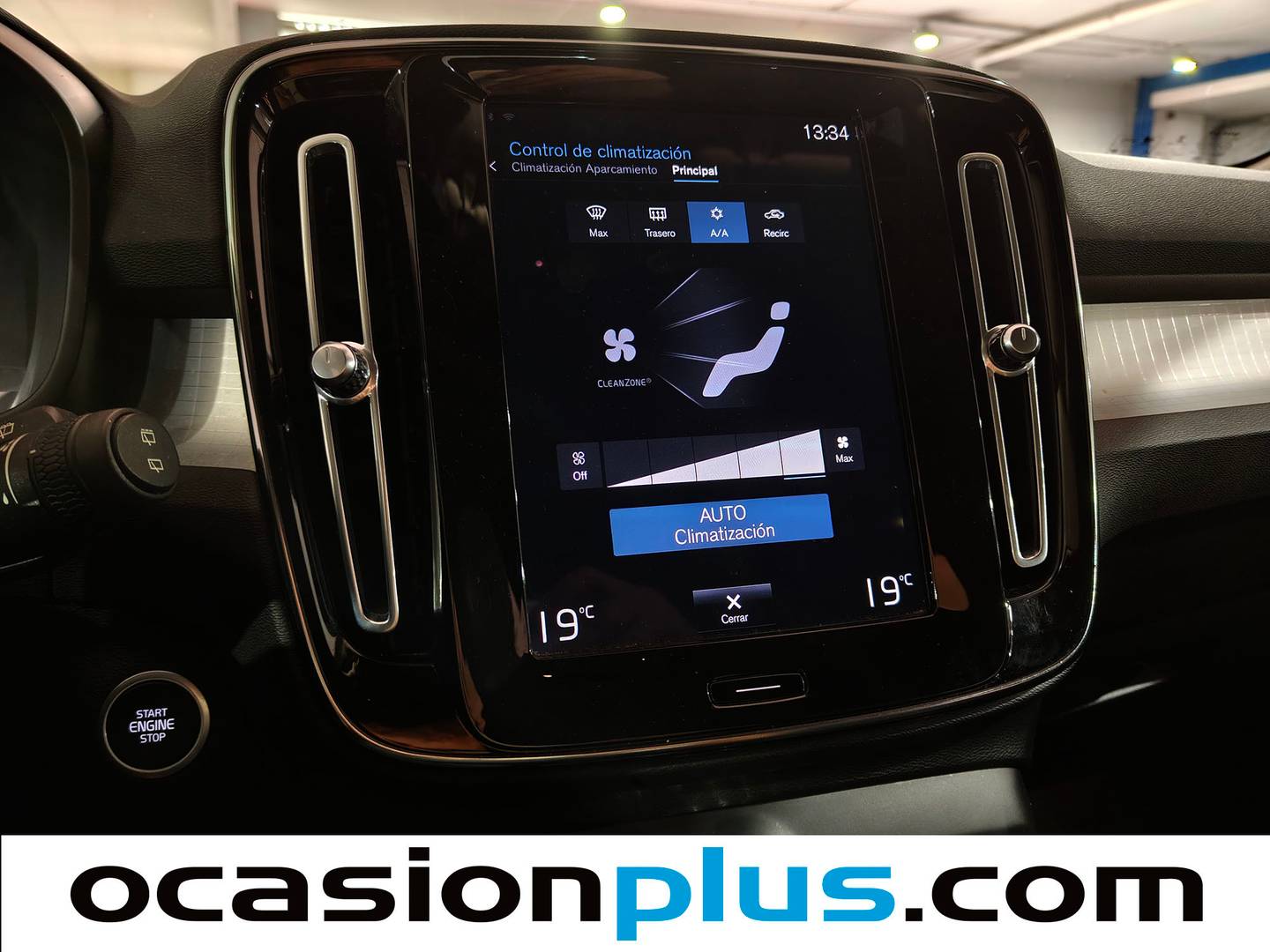 Volvo XC40 Volvo XC40 T2 Momentum Pro Auto (129 CV) km 0