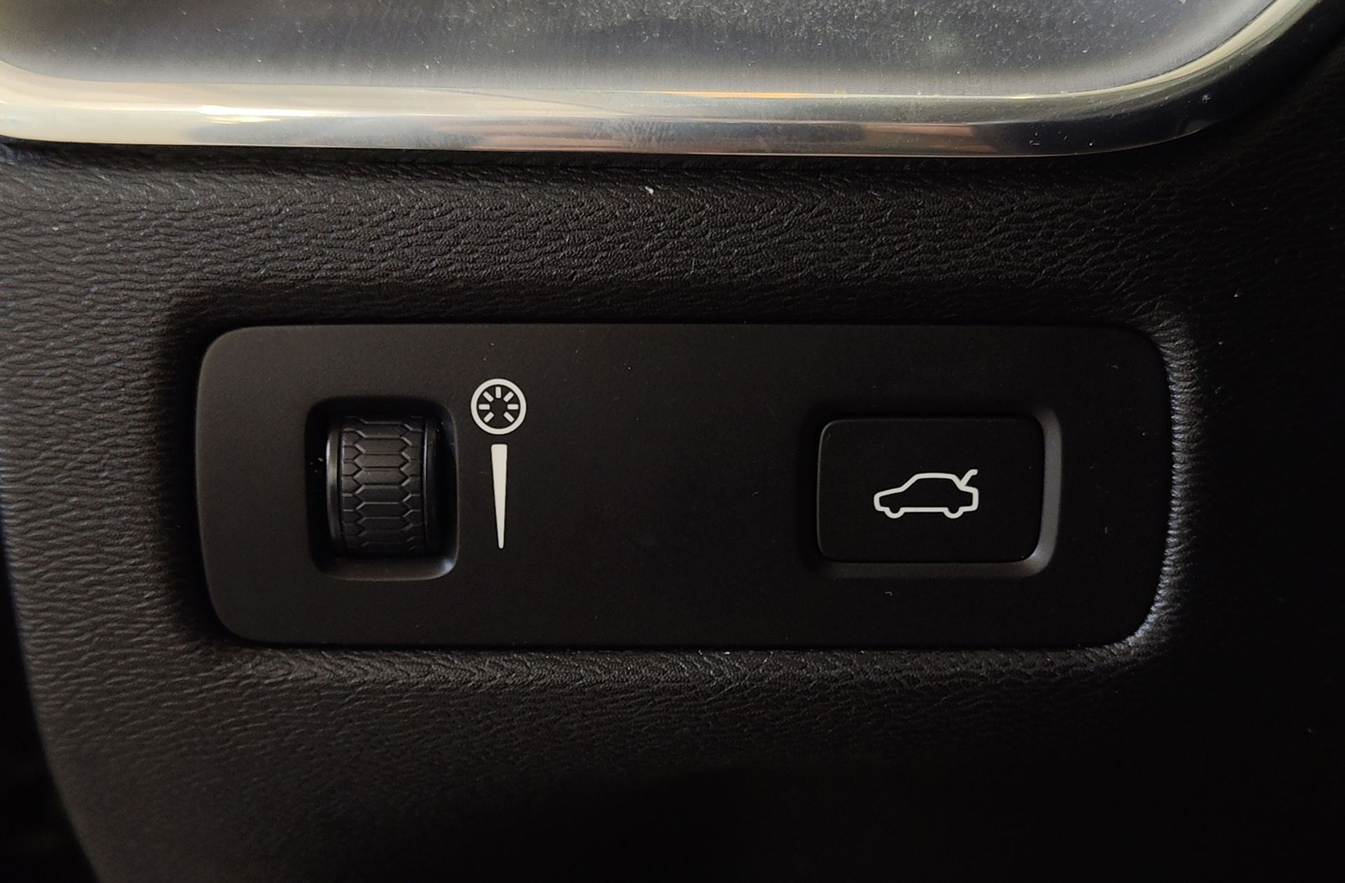 Volvo XC60 D4 Business Plus - foto 36