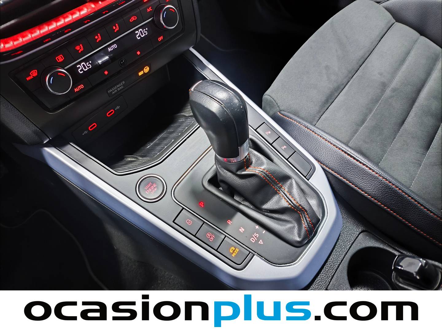 Foto Seat Arona SEAT Arona 1.0 TSI S&S FR Plus DSG (110 CV)