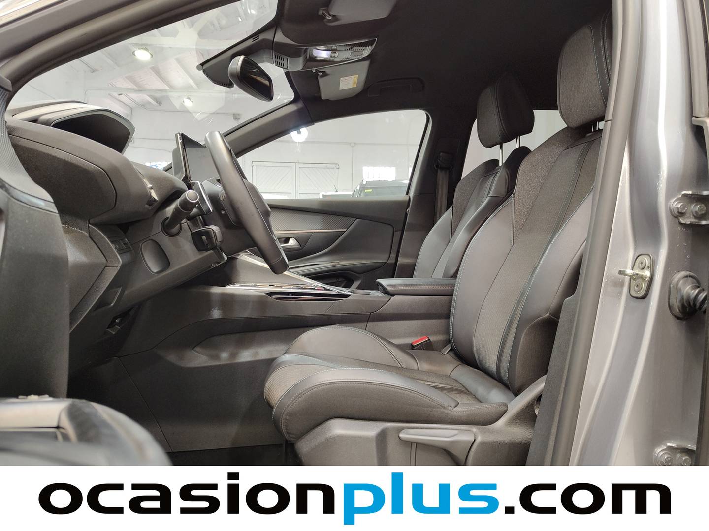 Foto asientos delanteros Peugeot 5008 Hybrid Peugeot 5008 Hybrid 1.2 Allure Pack eDCS6 (136 CV) 7 Plazas