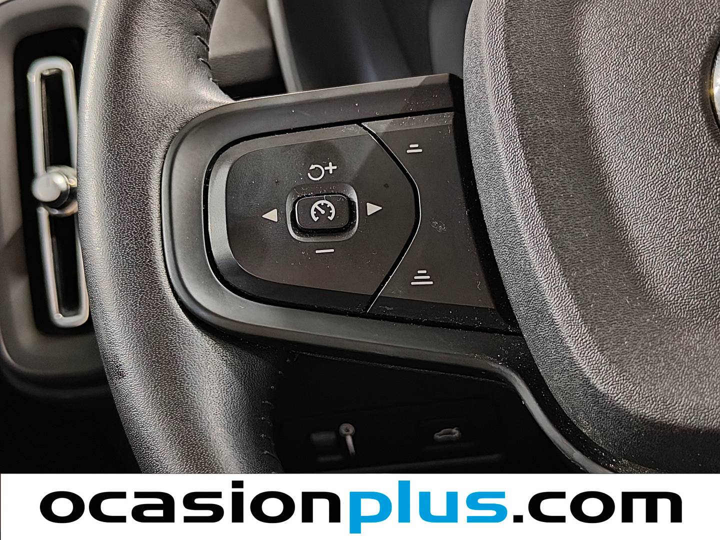 Volvo XC40 Volvo XC40 T2 Momentum Core (129 CV) seminuevo