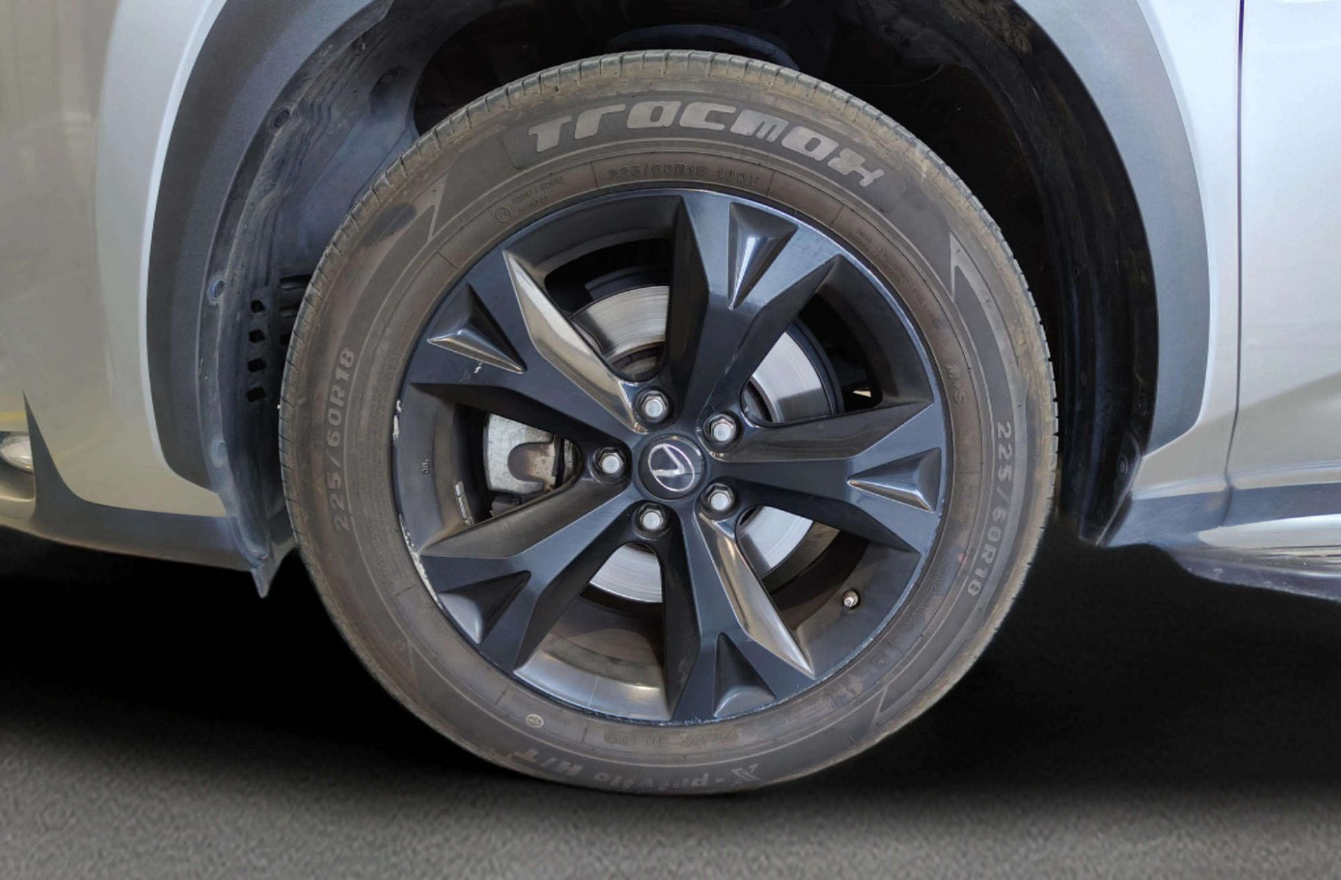 Lexus NX 300h Sport Edition 2WD - foto 37