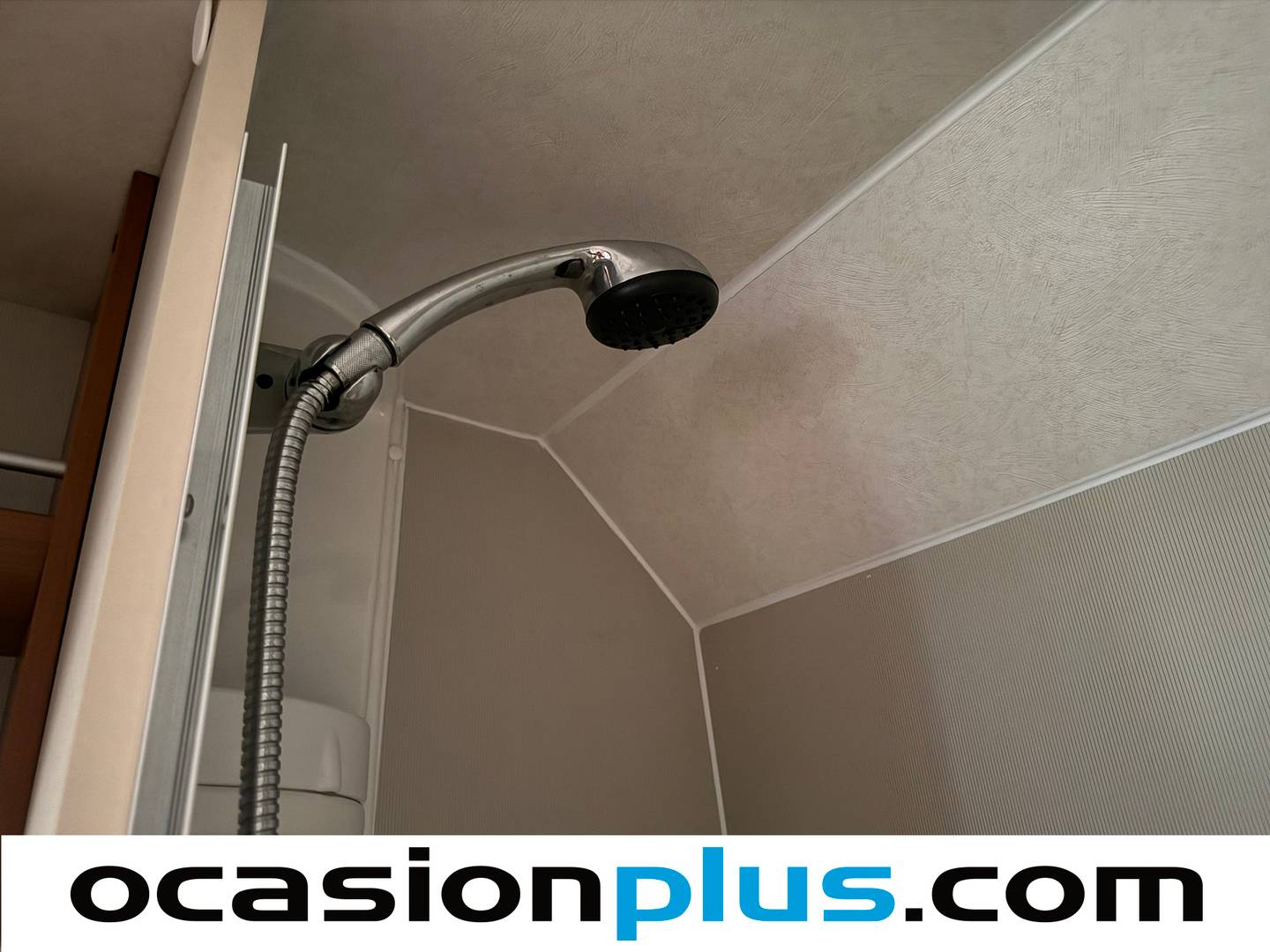 Equipamiento del Elnagh Duke 420L Elnagh Duke 420L 2.2D (101 CV) 4 Plazas