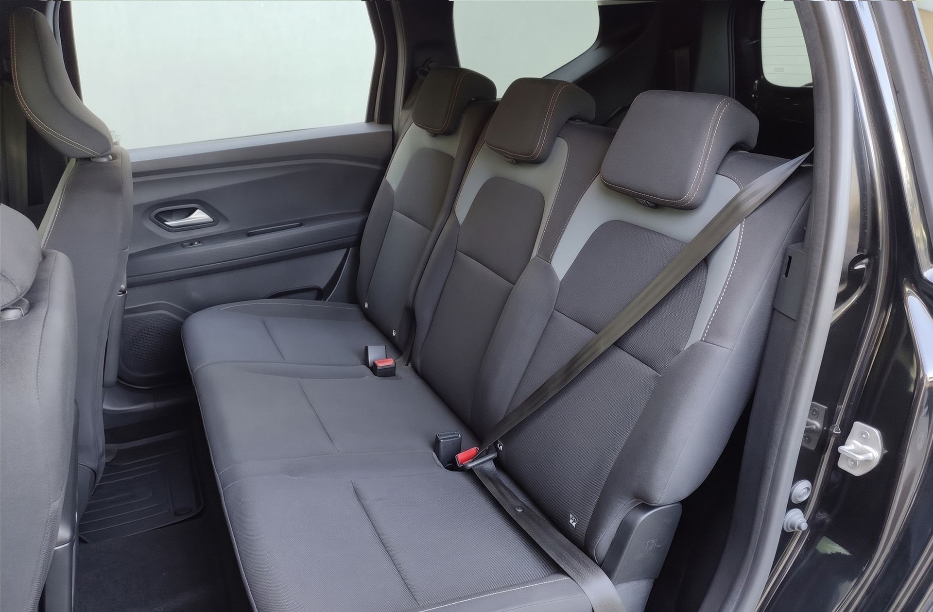 Dacia Jogger Extreme Hybrid 7 plazas - foto 11