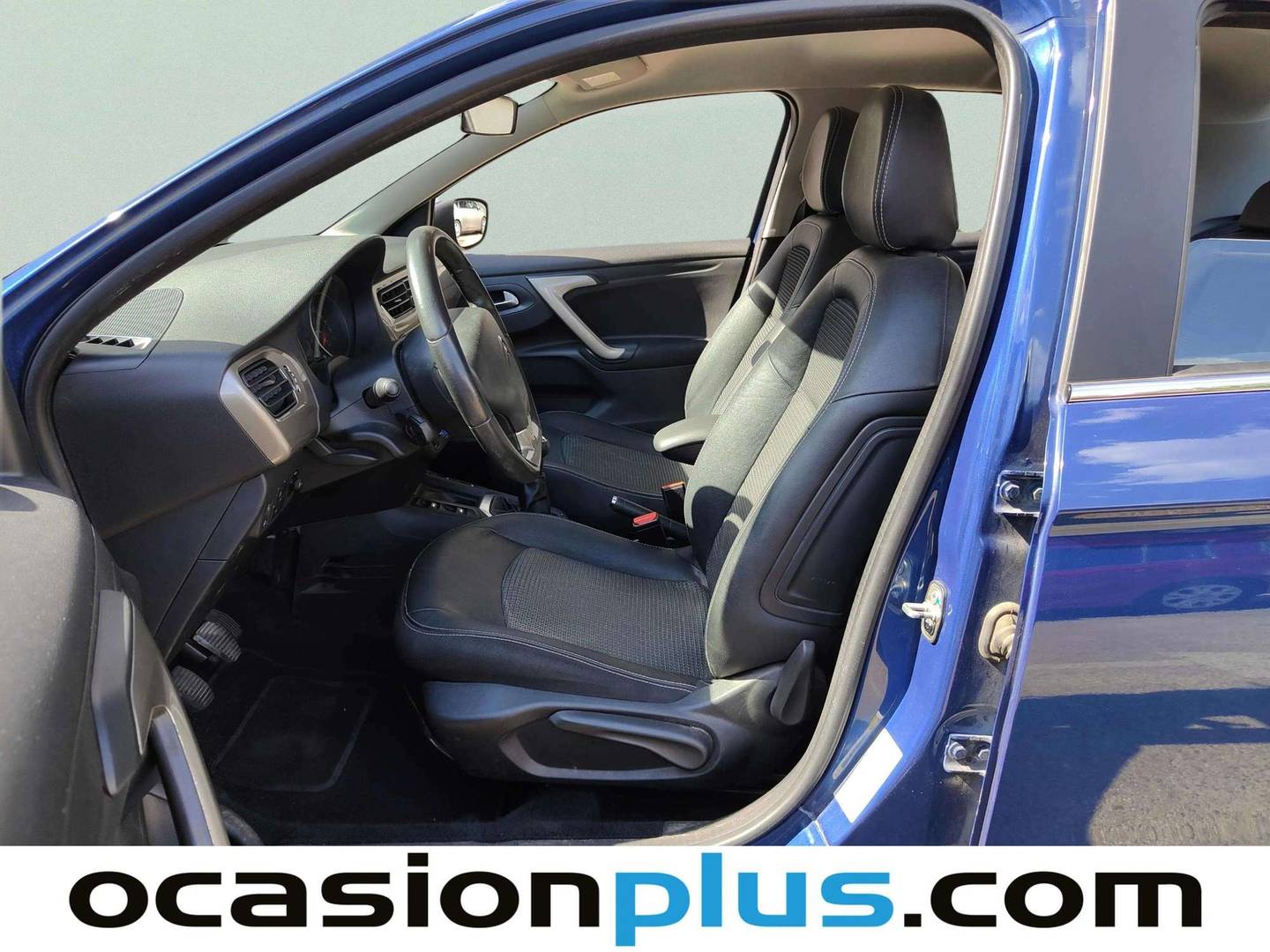 Foto asientos delanteros Citroën C-Elysée Citroën C-Elysee PureTech 82 Shine (82 CV)