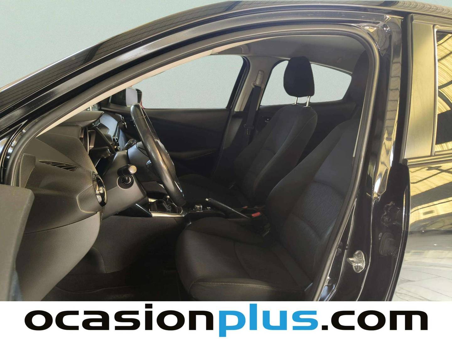 Foto asientos delanteros Mazda Mazda2 Mazda Mazda 2 1.5 GE Style+ (90 CV)