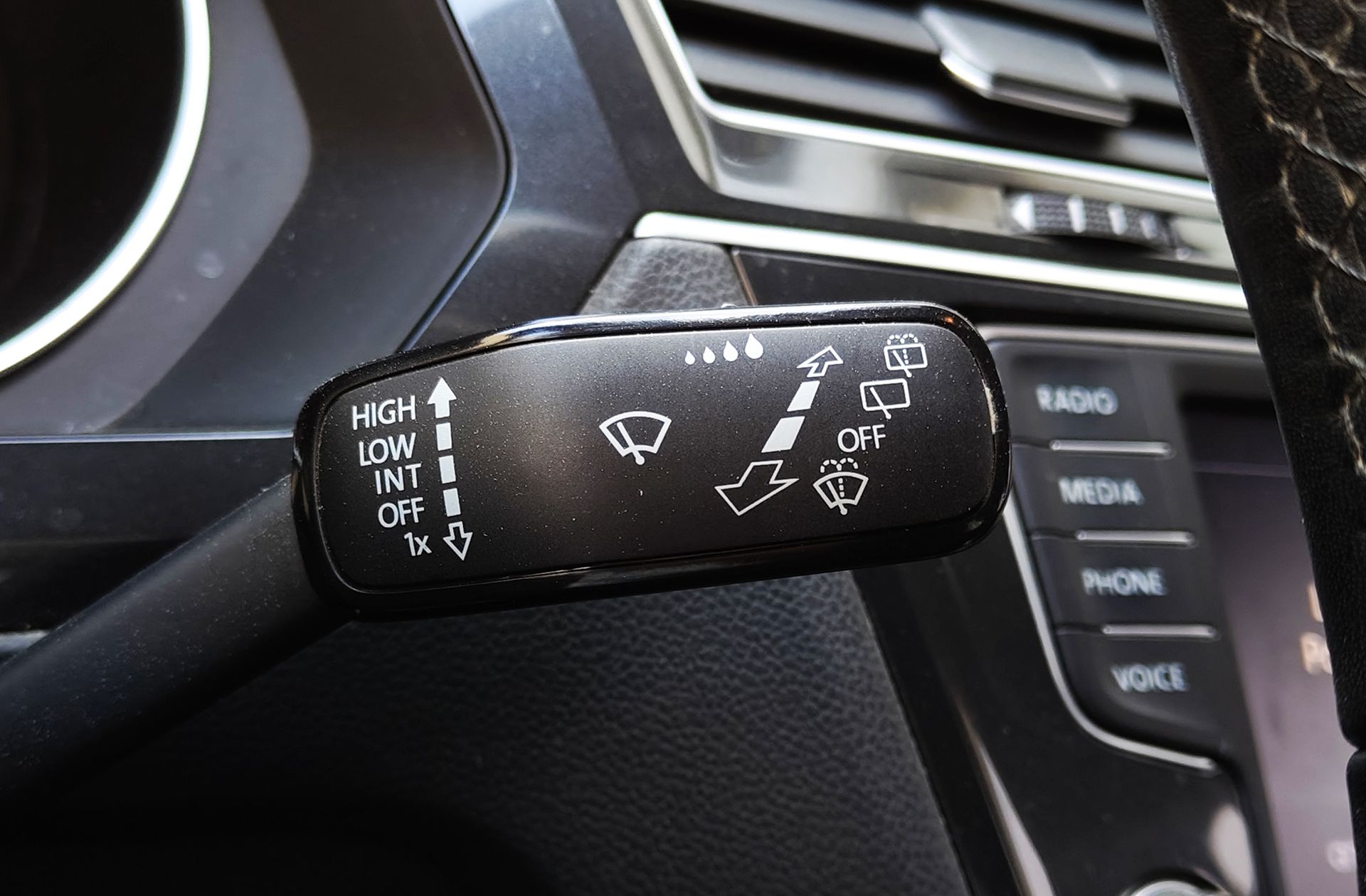 Volkswagen Tiguan Edition 2.0 TDI BMT - foto 32