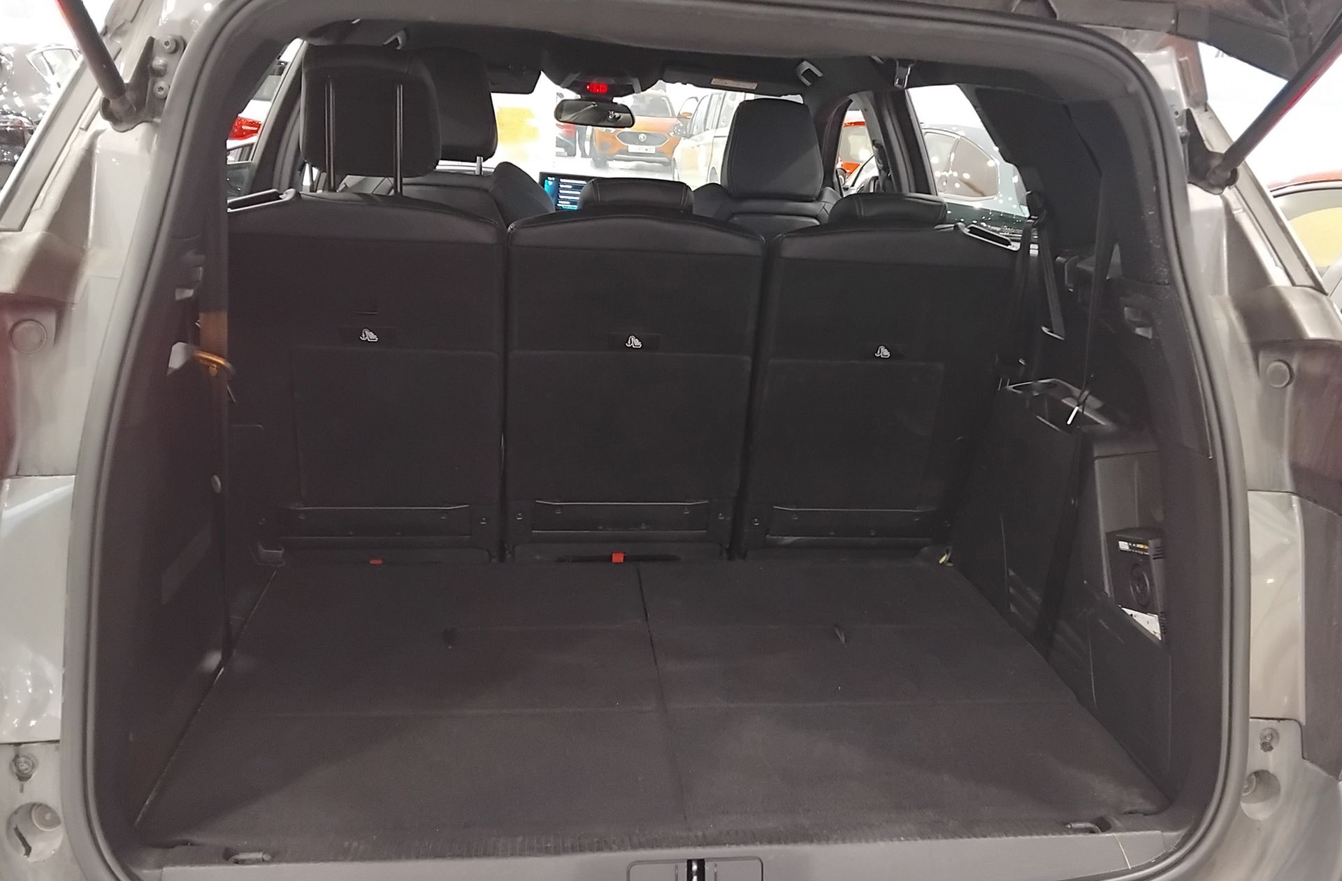 Peugeot 5008 PureTech 130 Allure Pack EAT8 7 plazas - foto 18
