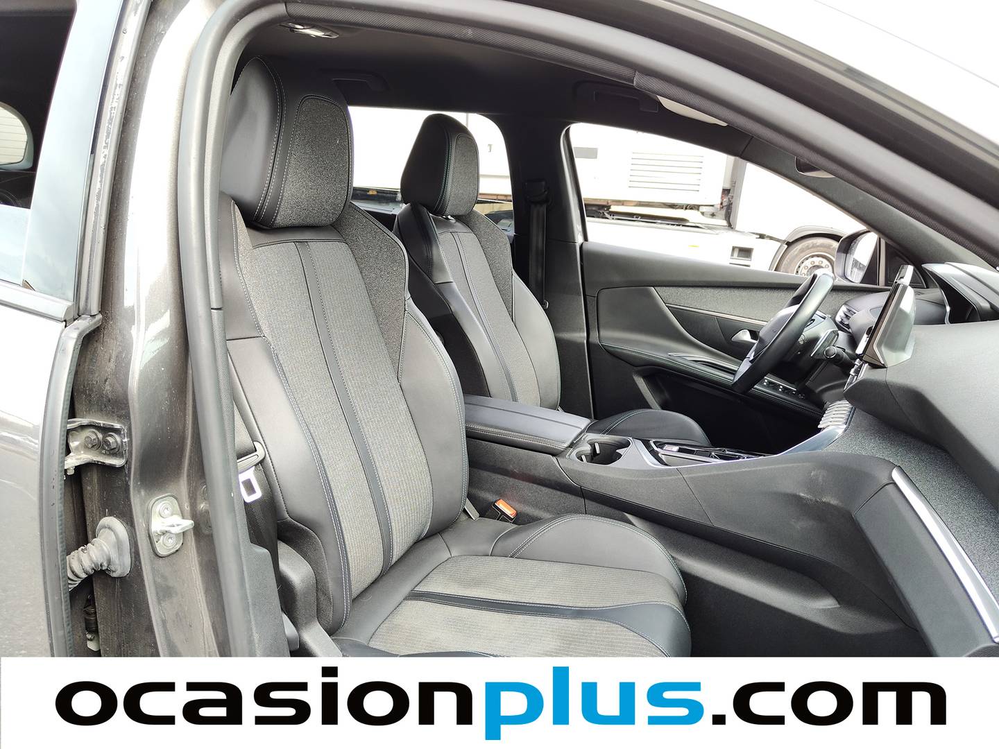 Foto Peugeot 5008 Peugeot 5008 PureTech 130 S&S Allure Pack EAT8 (130 CV) 7 Plazas