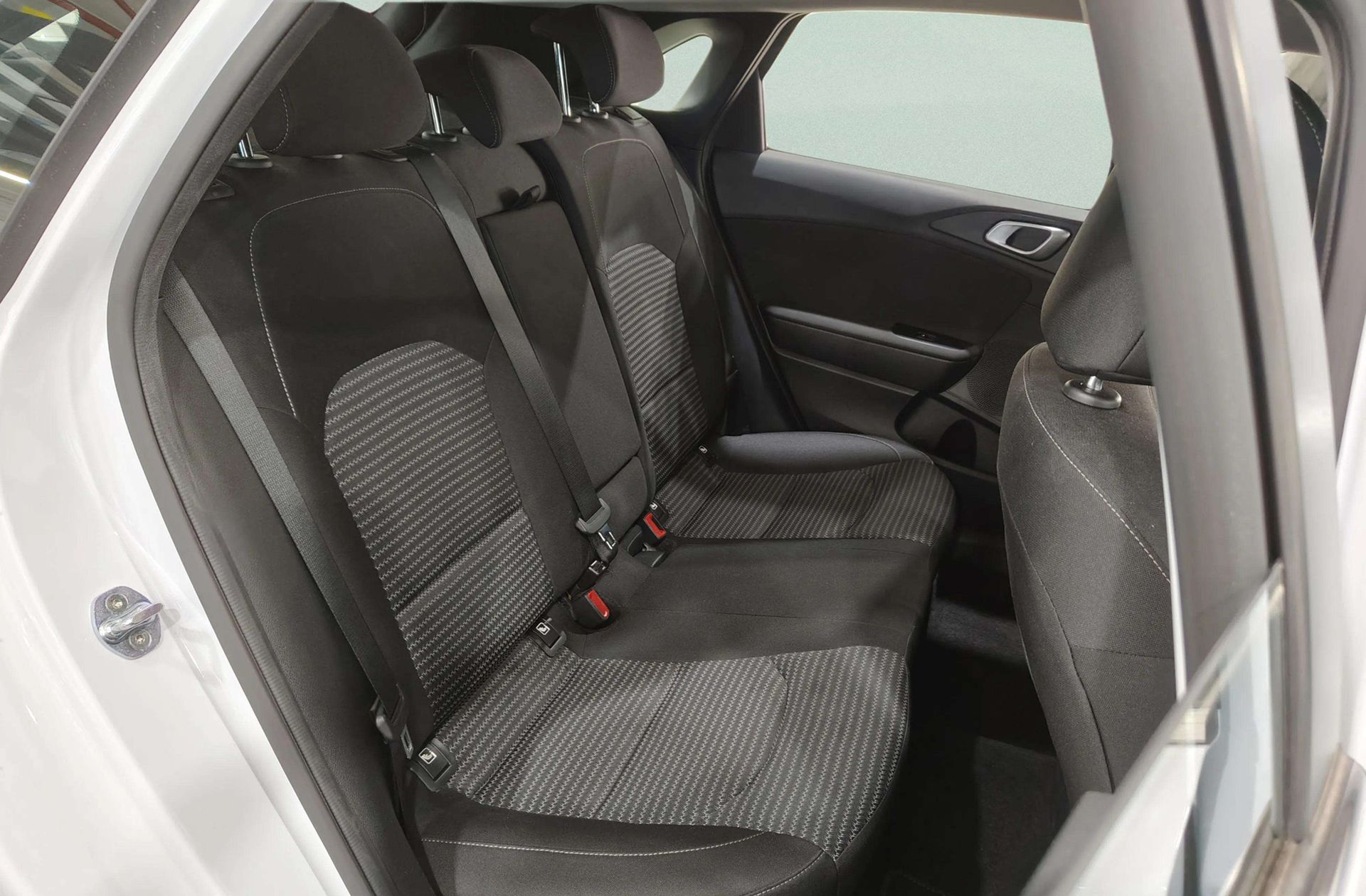 Kia Ceed 1.0 T-GDi Drive - foto 18