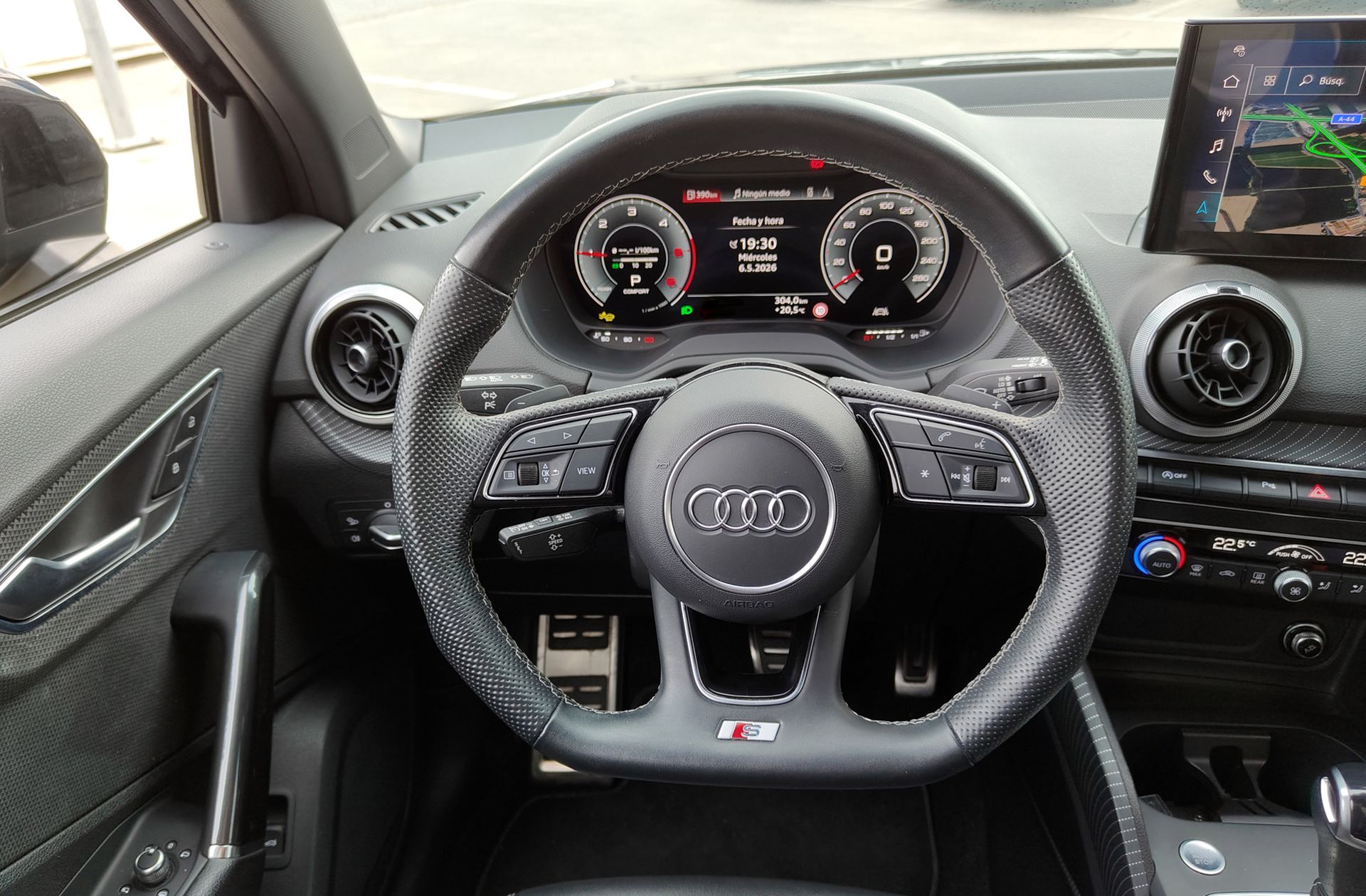 Audi Q2 Adrenalin 35 TDI S tronic Pack S-Line - foto 26