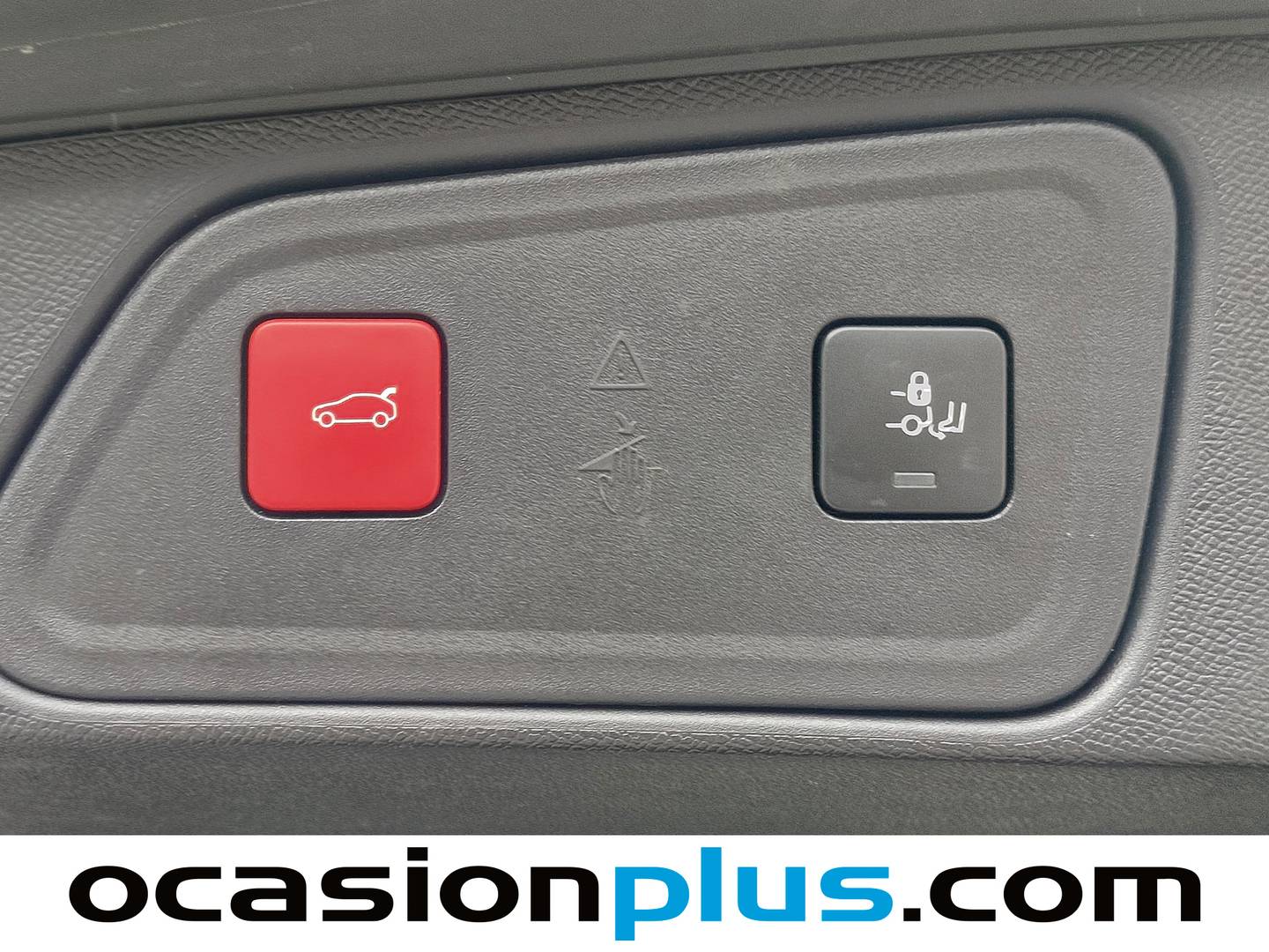 Foto Peugeot 3008 Peugeot 3008 PureTech 130 S&S GT EAT8 (130 CV)