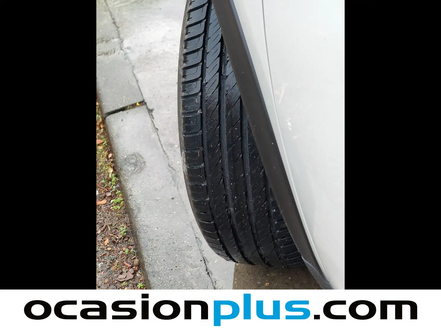 Foto Nissan JUKE Nissan Juke 1.6 Visia 4x2 (94 CV)