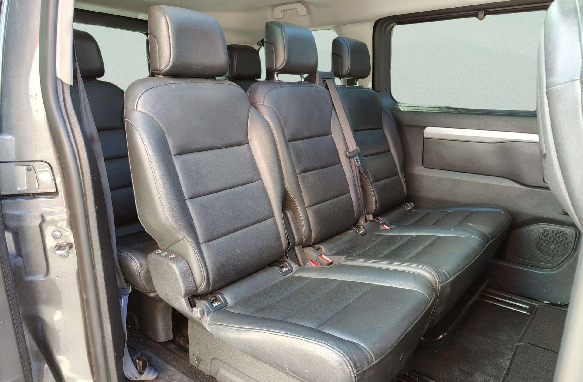 Peugeot Traveller 2.0 BlueHDi Allure Standard EAT6 8 plazas - foto 23