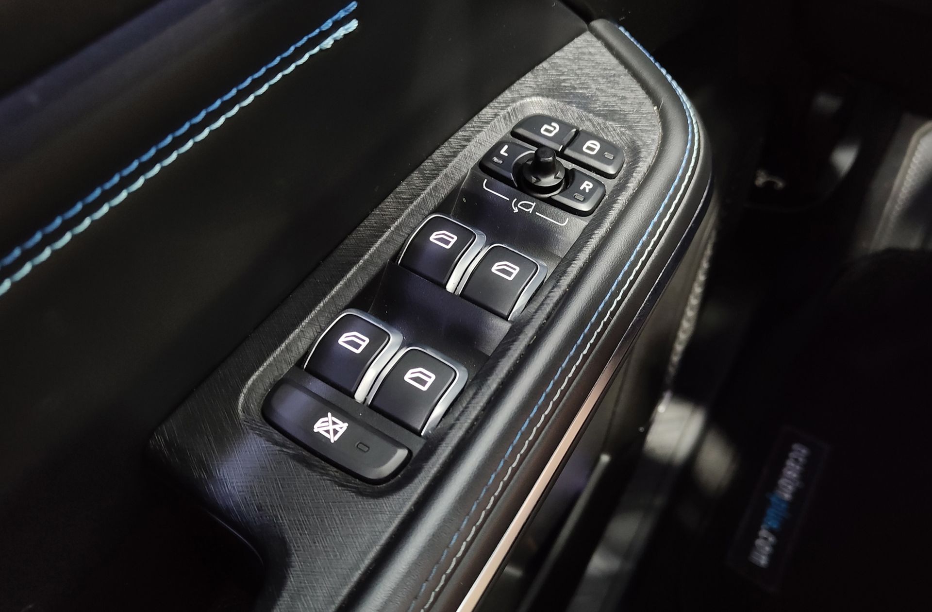 Lynk & Co 01 1.5 PHEV - foto 41